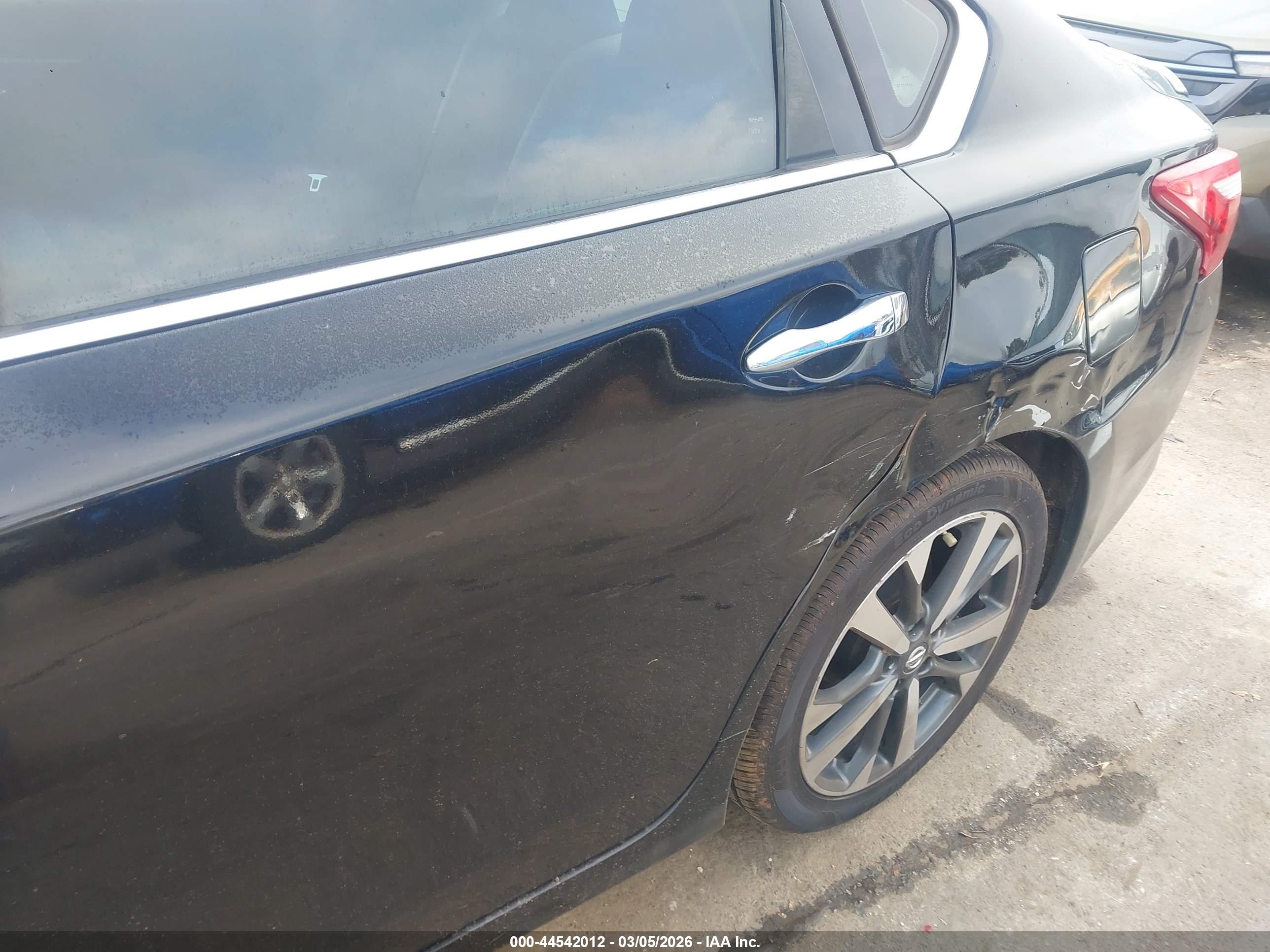 NISSAN ALTIMA image 6