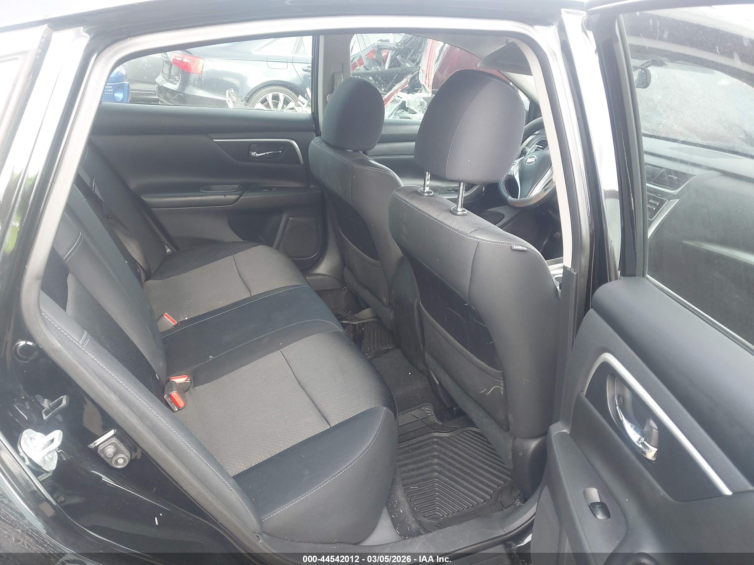 NISSAN ALTIMA image 8