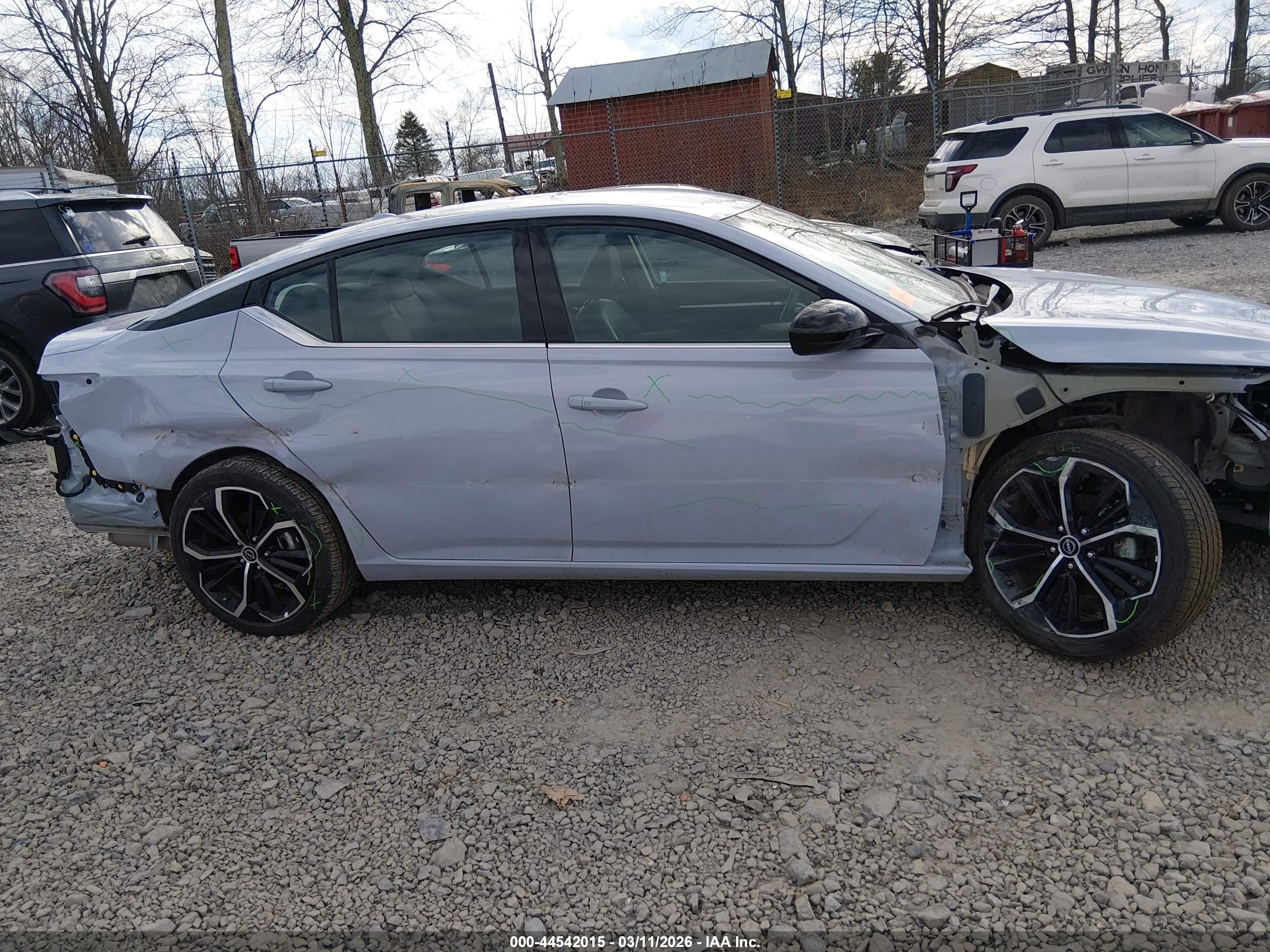 NISSAN ALTIMA image 6