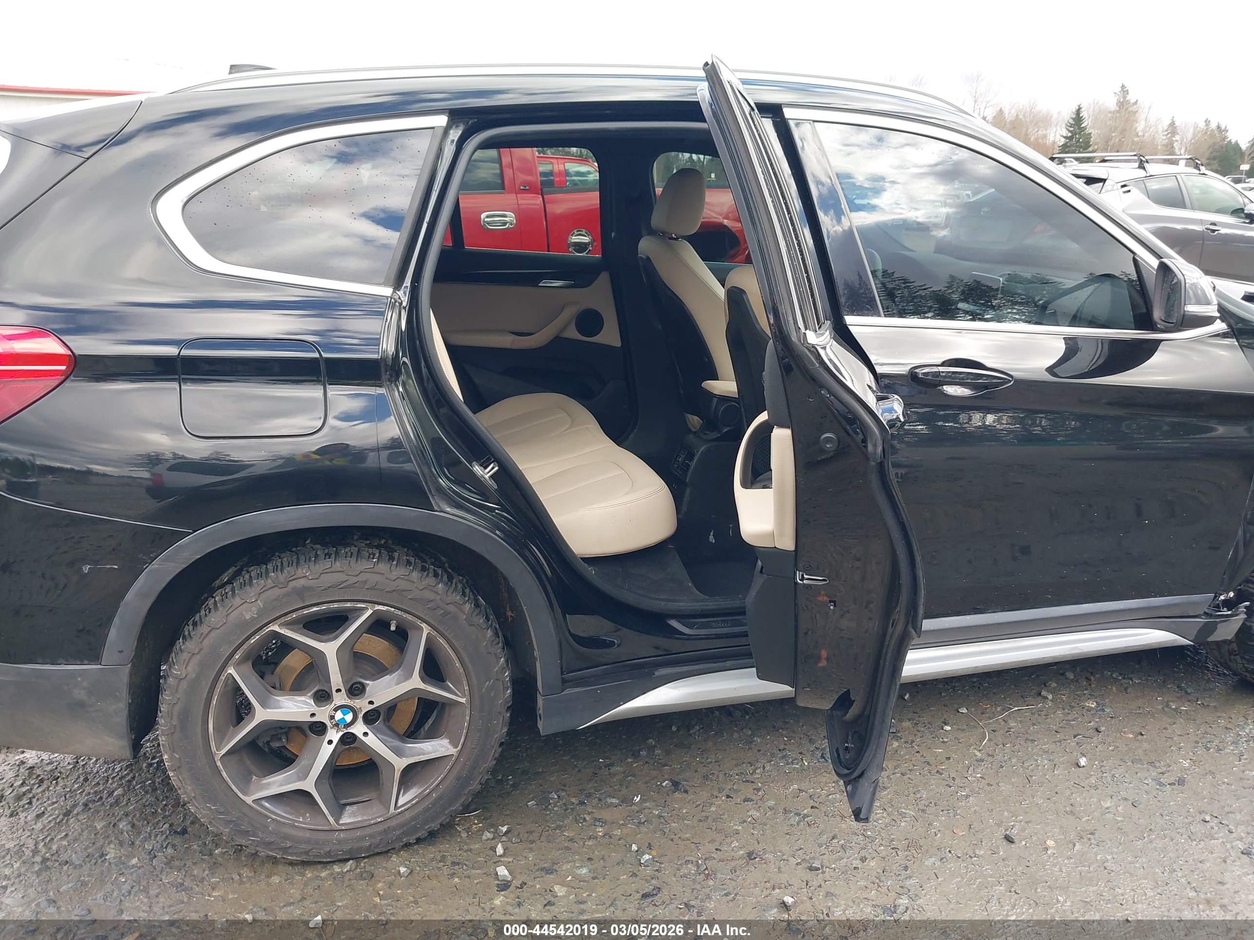 BMW X1 image 8