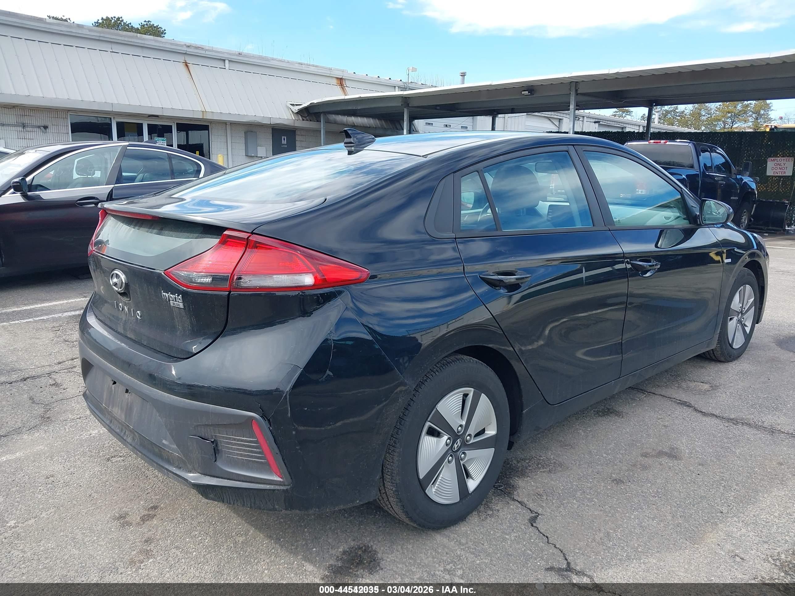 HYUNDAI IONIQ image 4