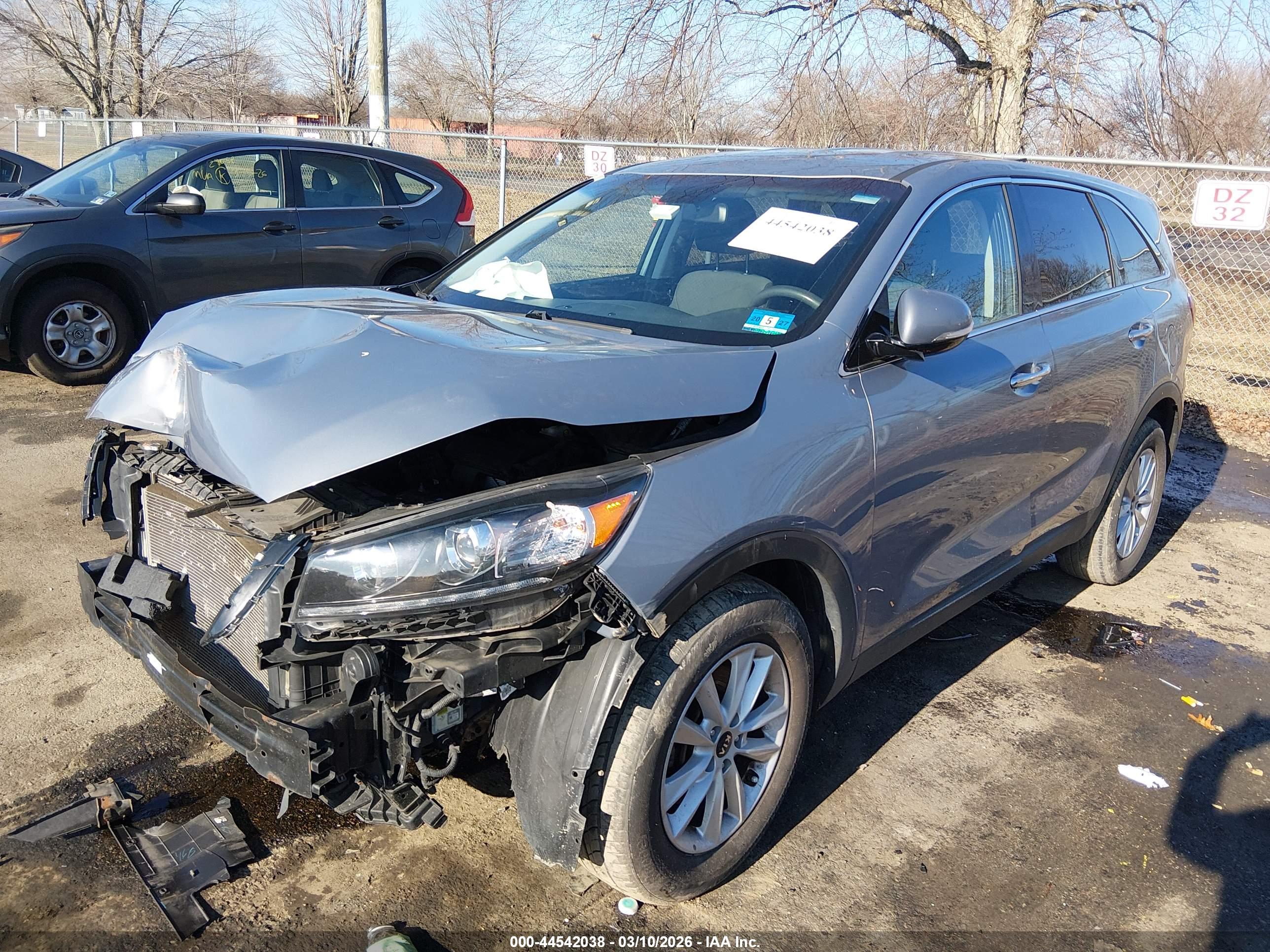 KIA SORENTO image 2