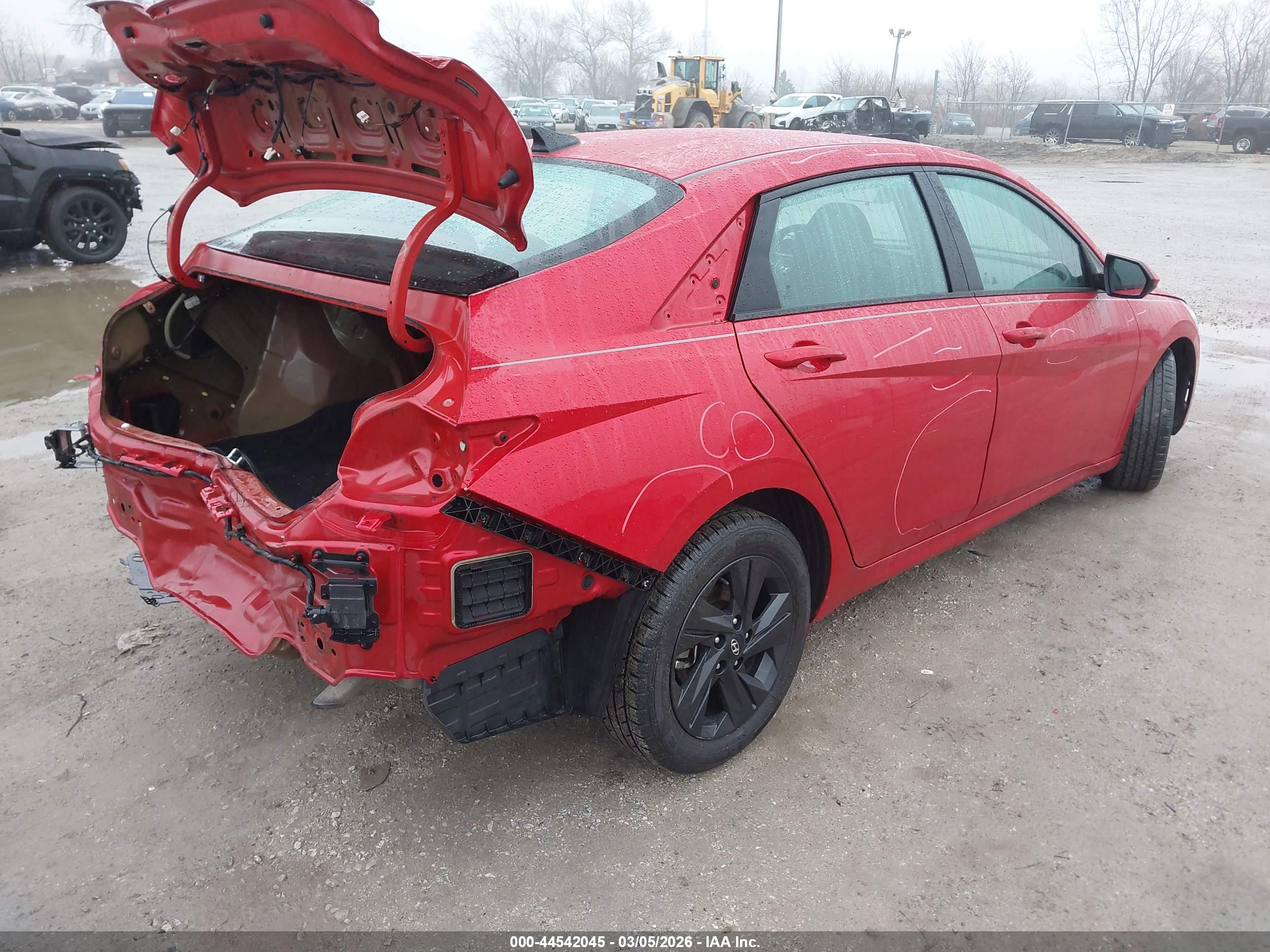HYUNDAI ELANTRA image 4