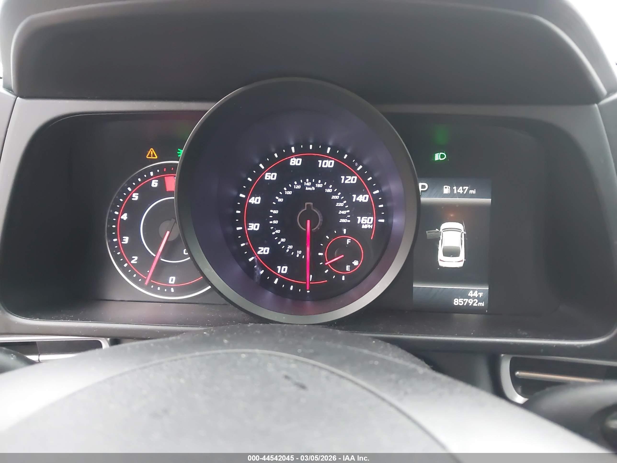 HYUNDAI ELANTRA image 7