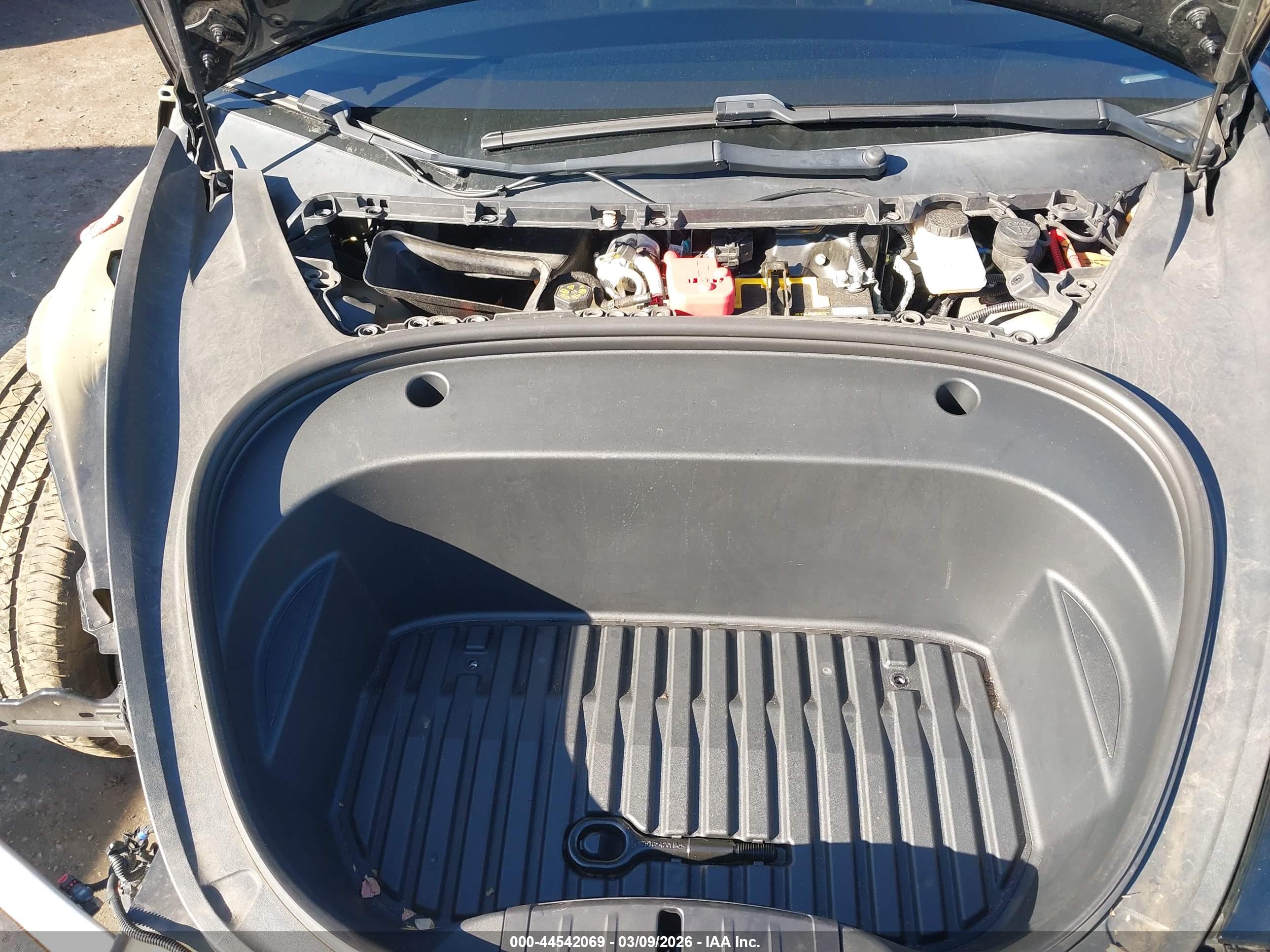 TESLA MODEL image 10