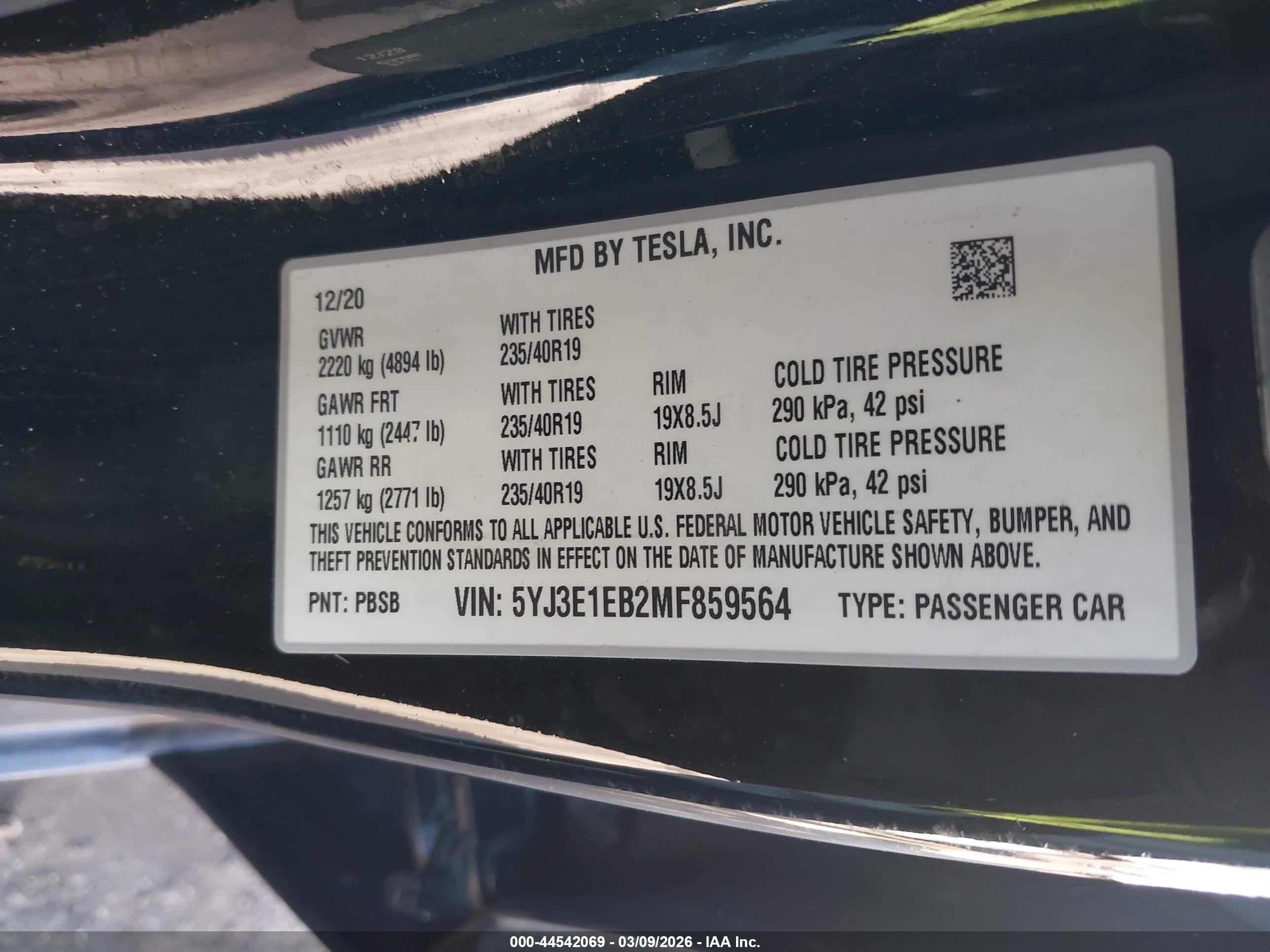 TESLA MODEL image 9