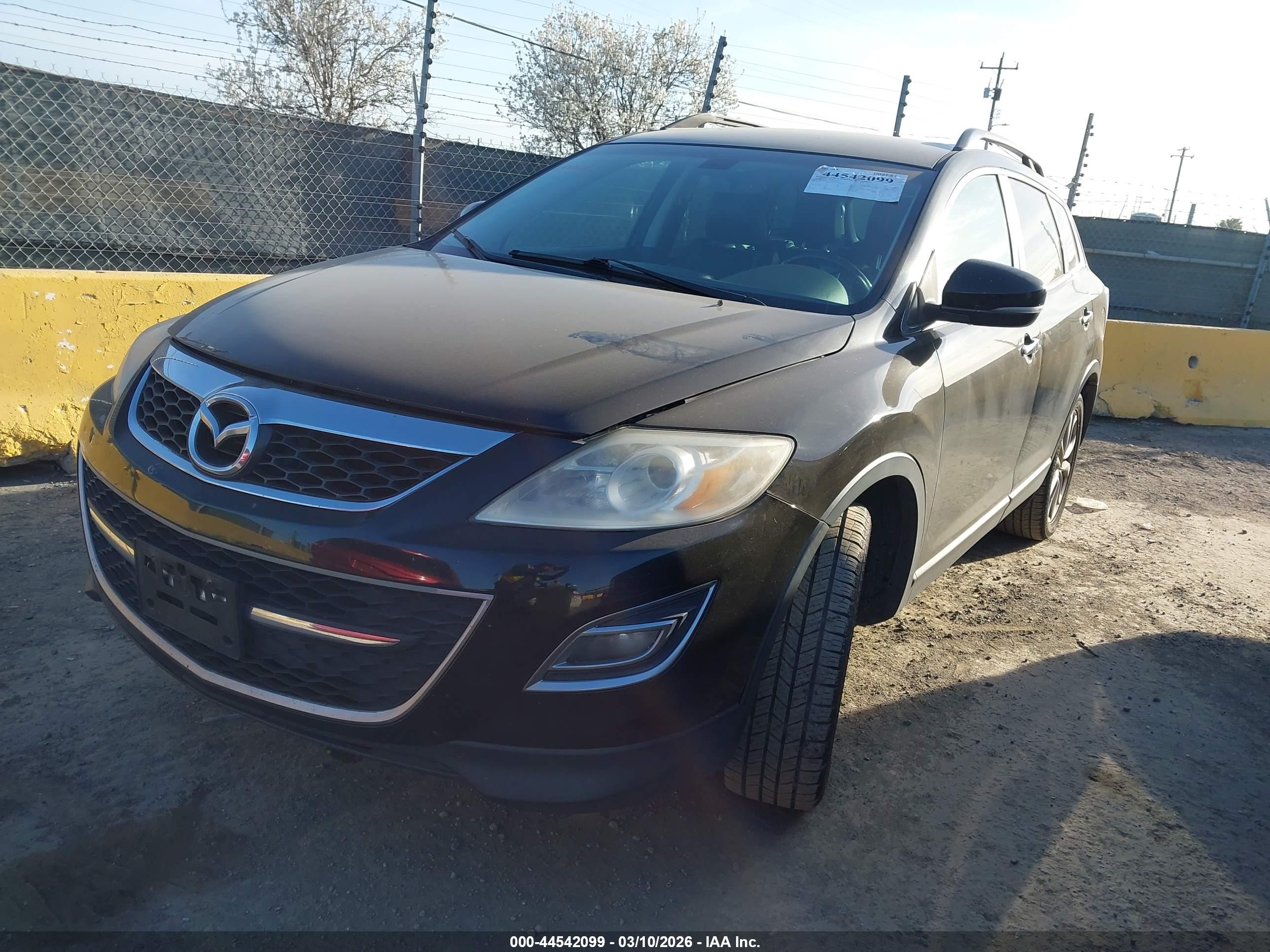 MAZDA CX-9 image 2