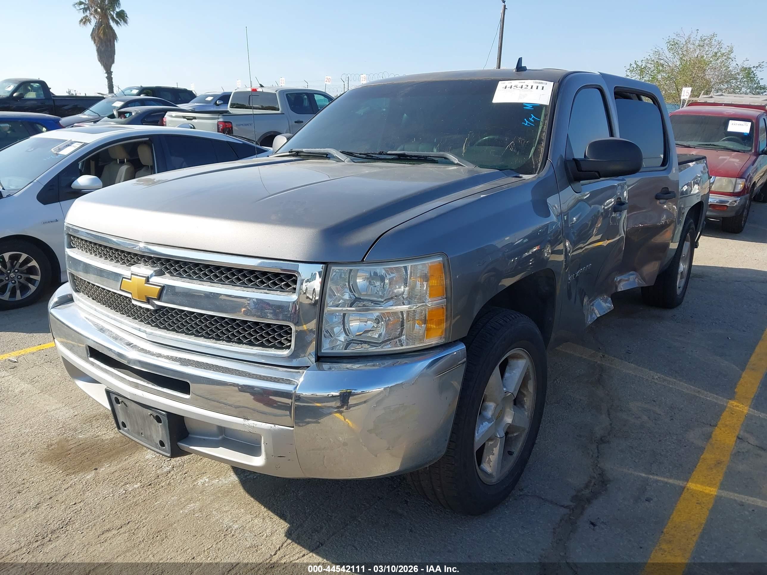 CHEVROLET SILVERADO image 2