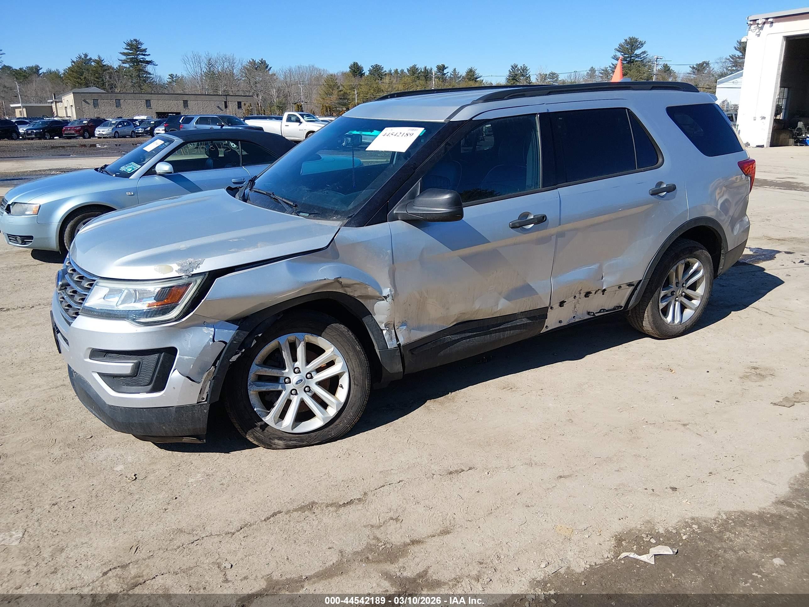 FORD EXPLORER image 2