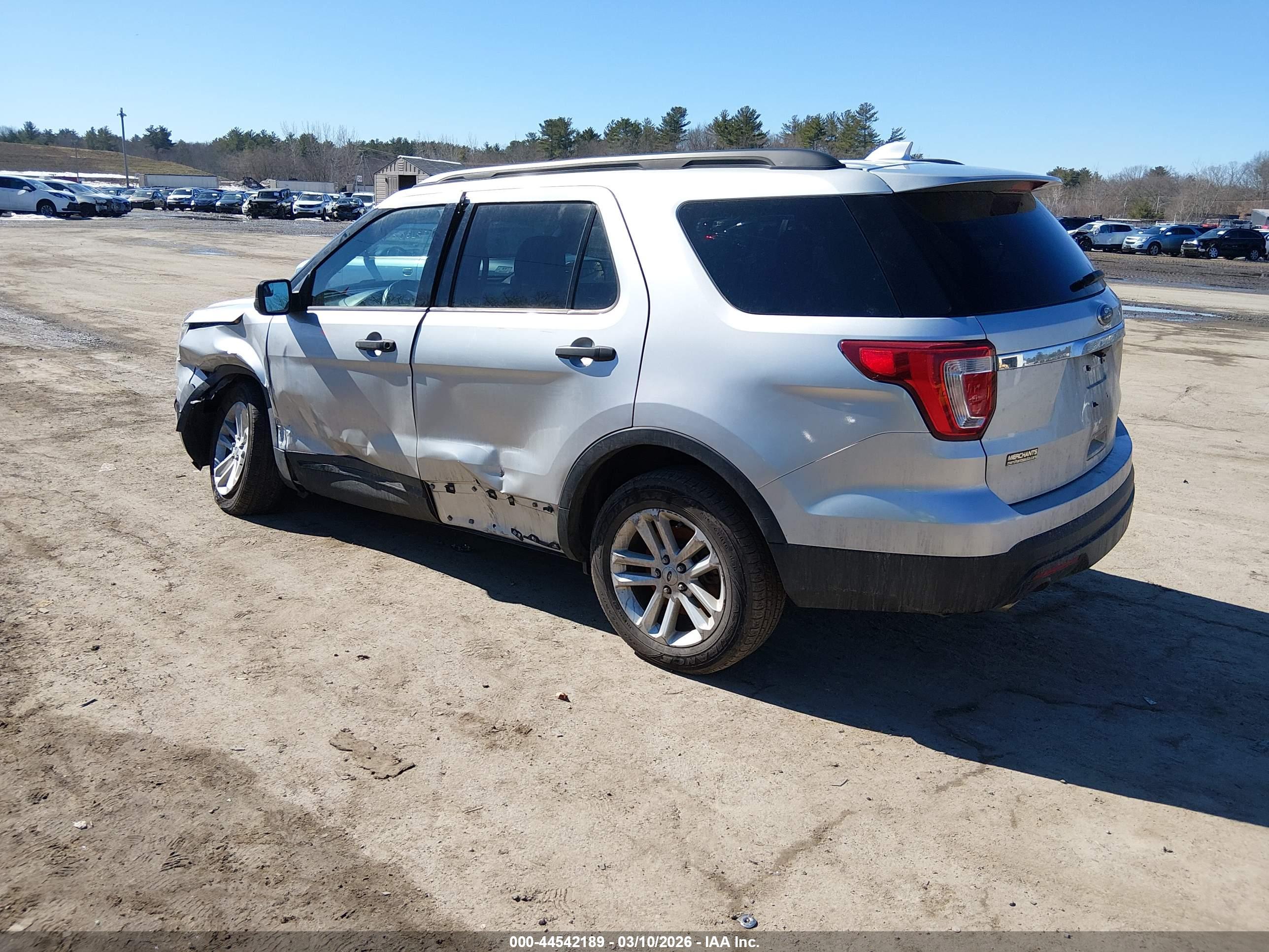 FORD EXPLORER image 3