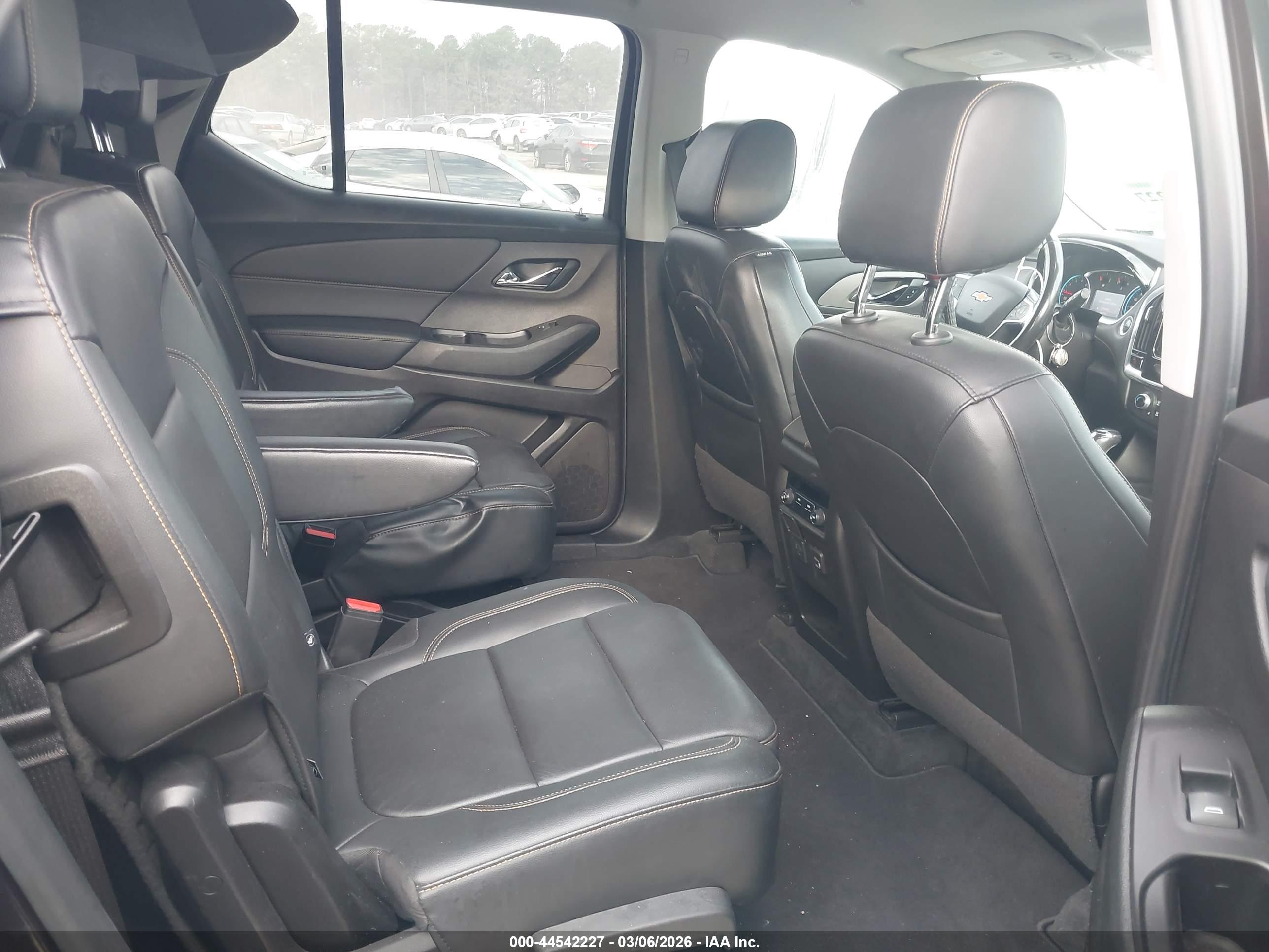CHEVROLET TRAVERSE image 8