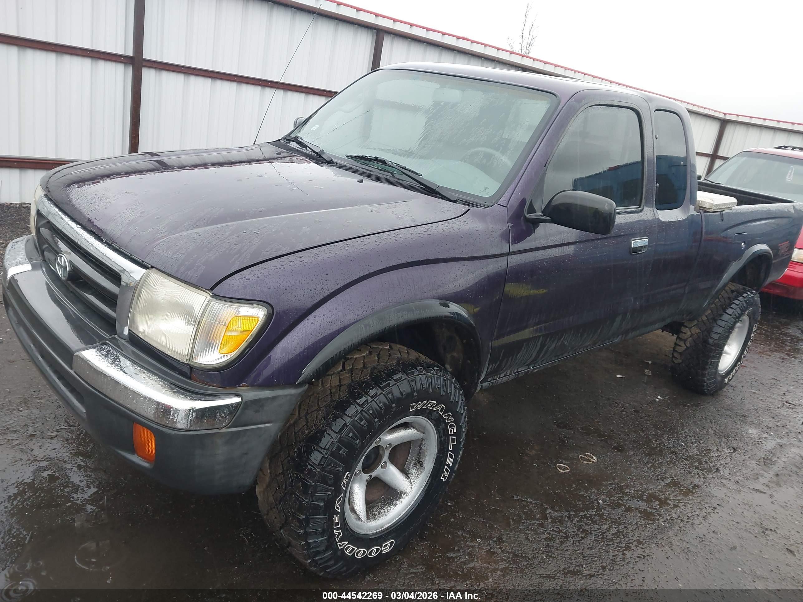 TOYOTA TACOMA image 2