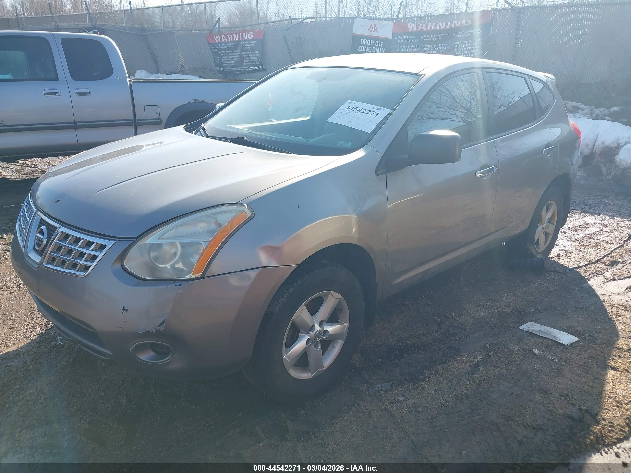 NISSAN ROGUE image 2