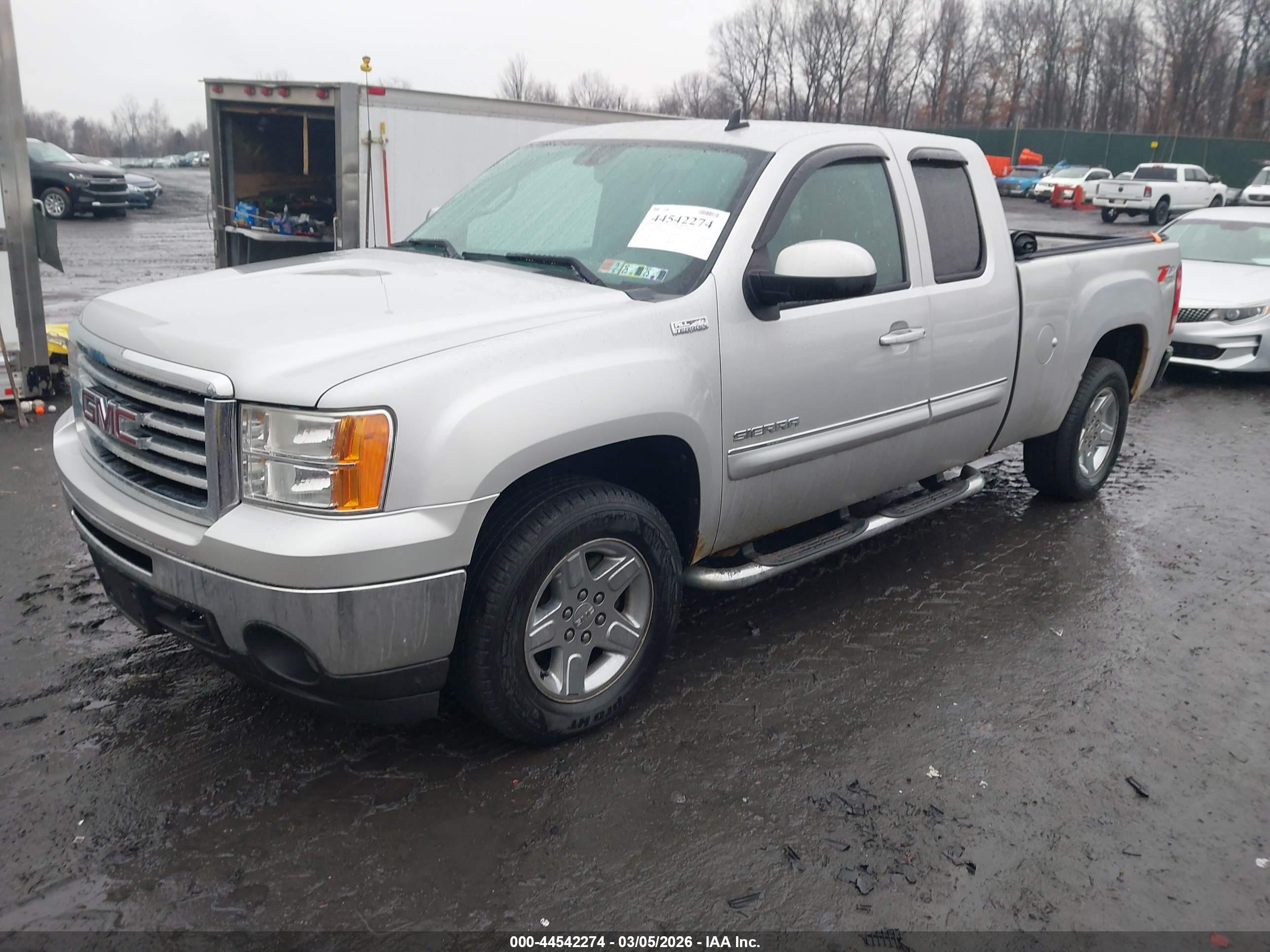 GMC SIERRA image 2