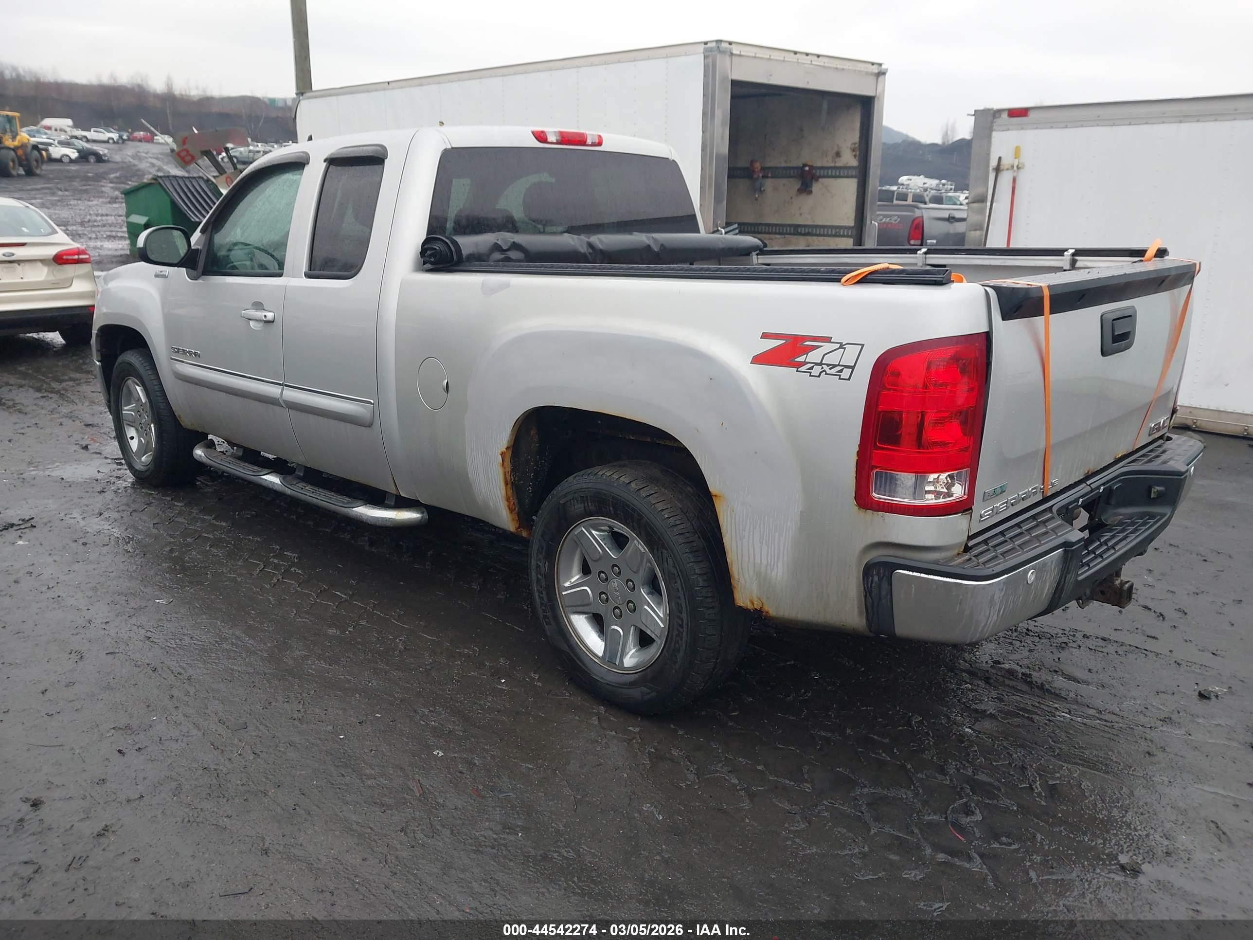 GMC SIERRA image 3