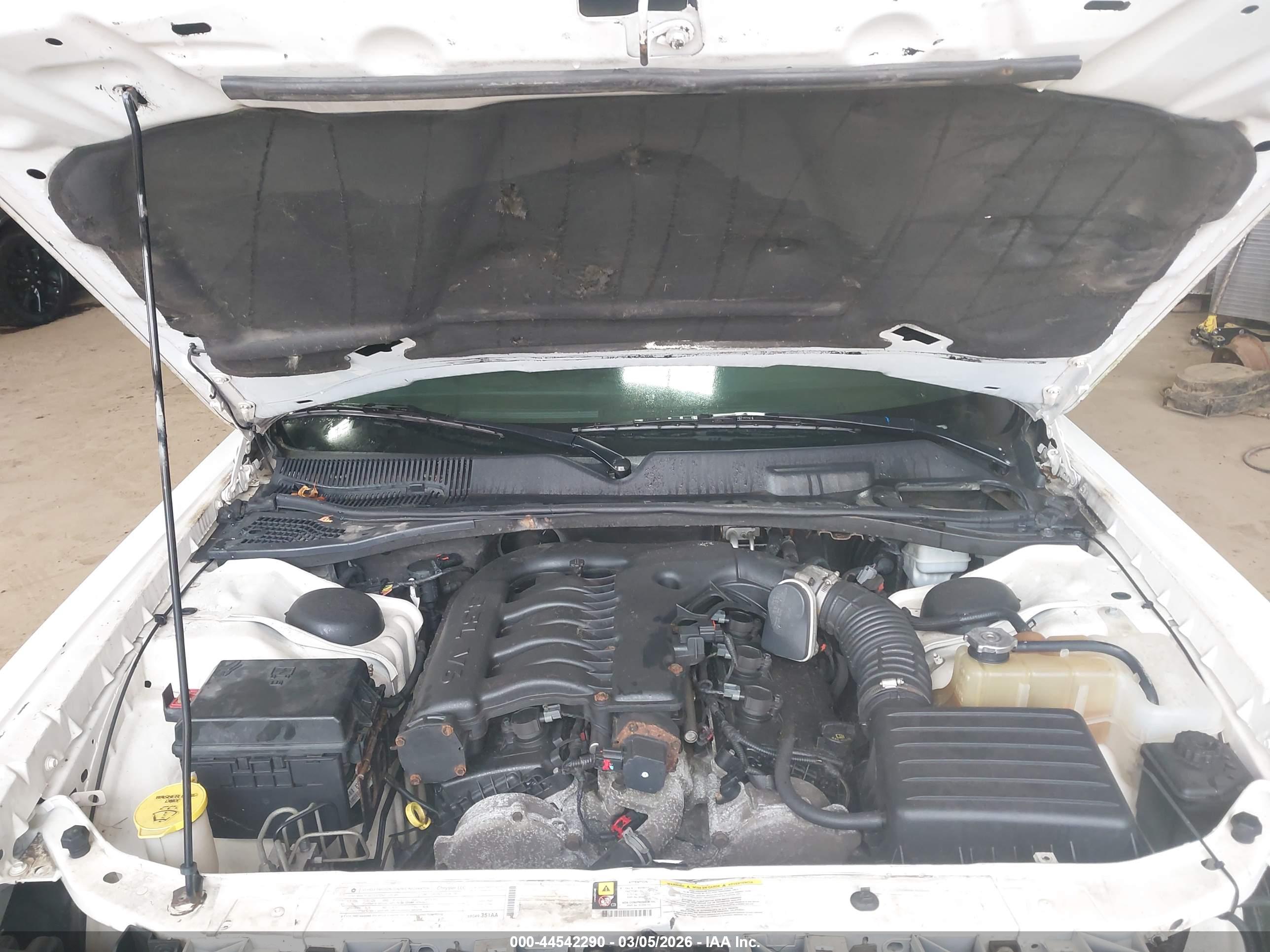 DODGE CHALLENGER image 10