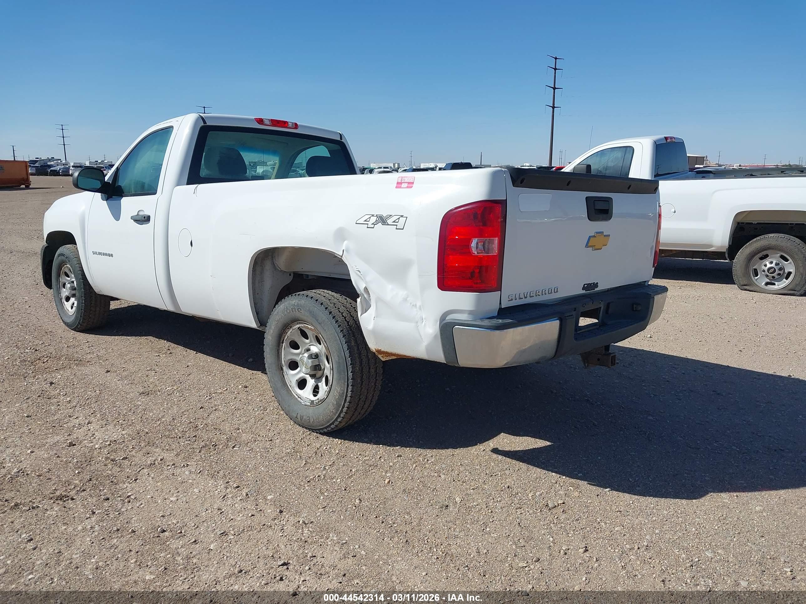 CHEVROLET SILVERADO image 3