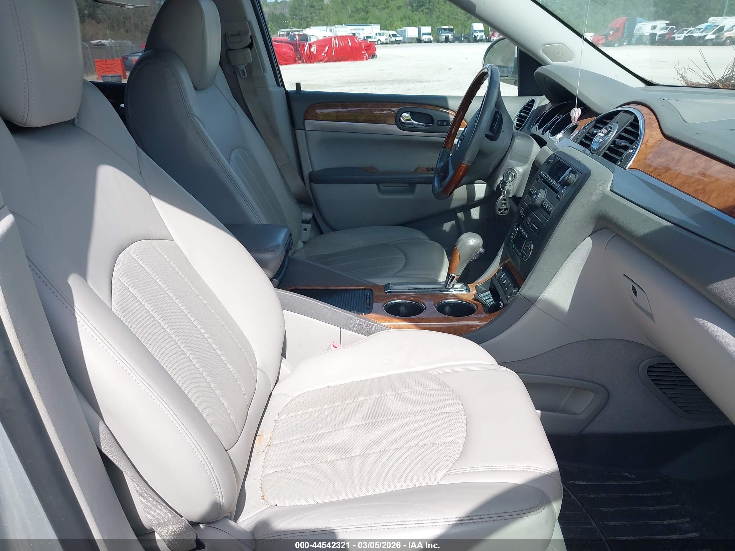 BUICK ENCLAVE image 5