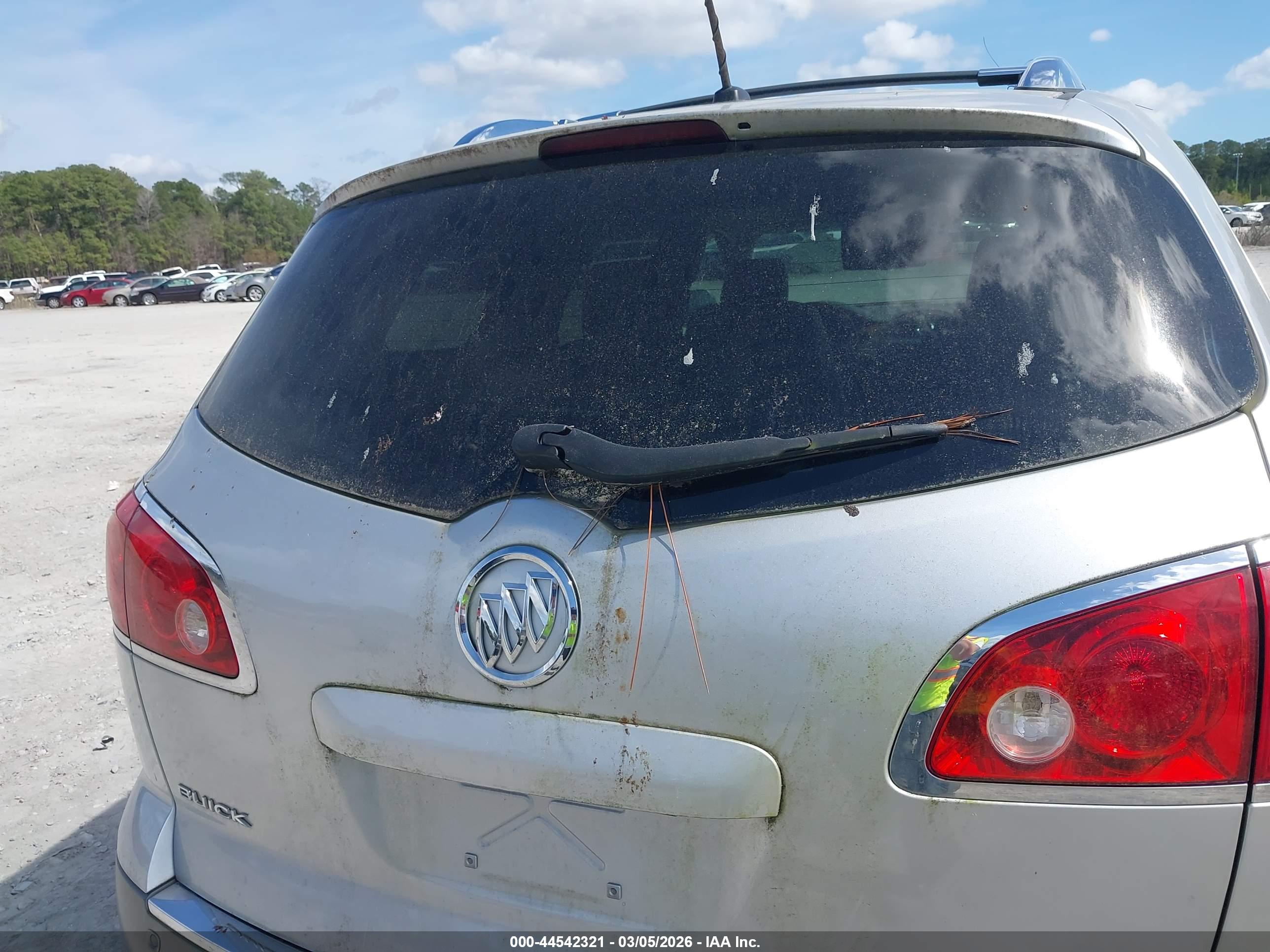 BUICK ENCLAVE image 6
