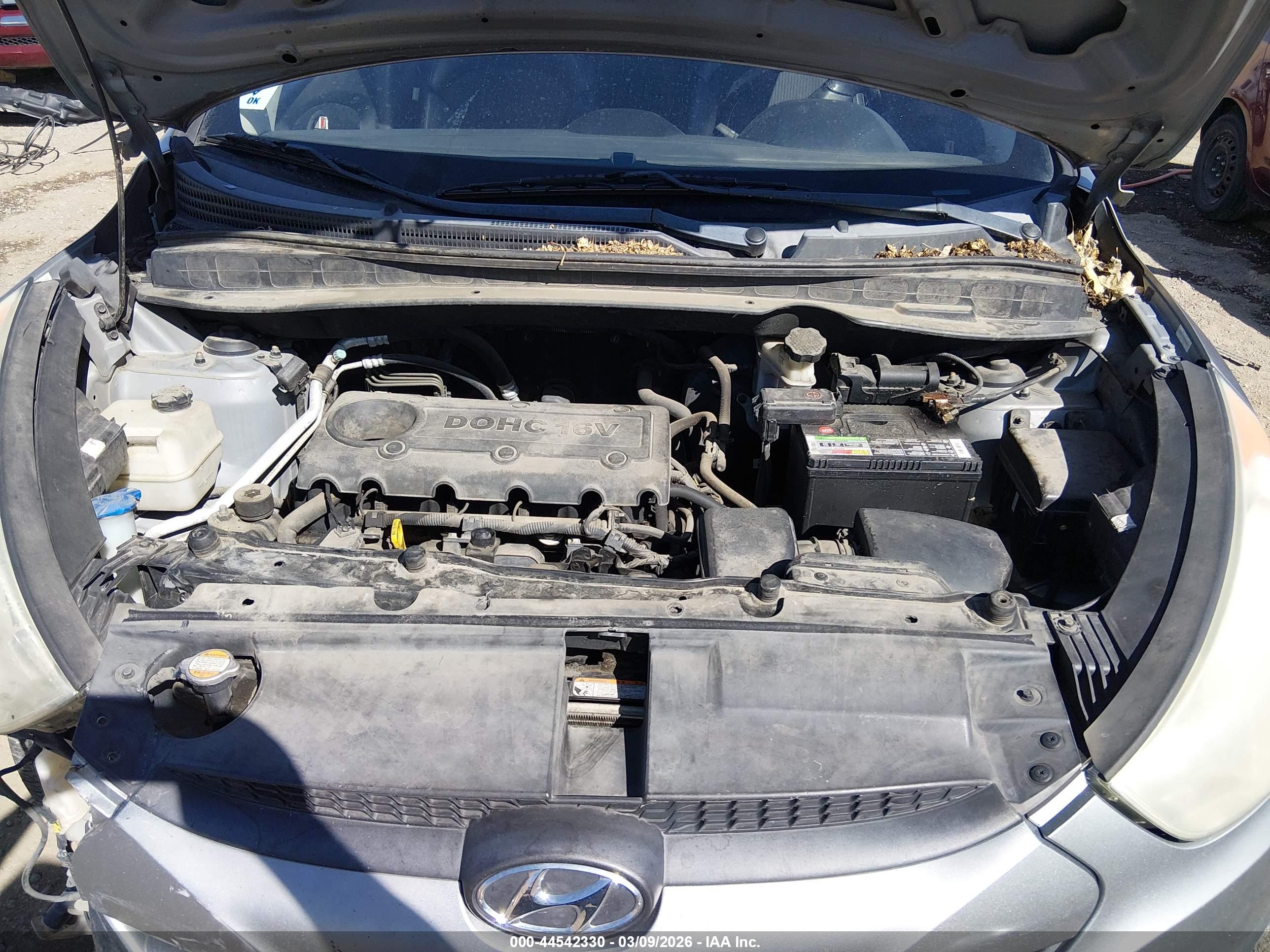 HYUNDAI TUCSON image 10