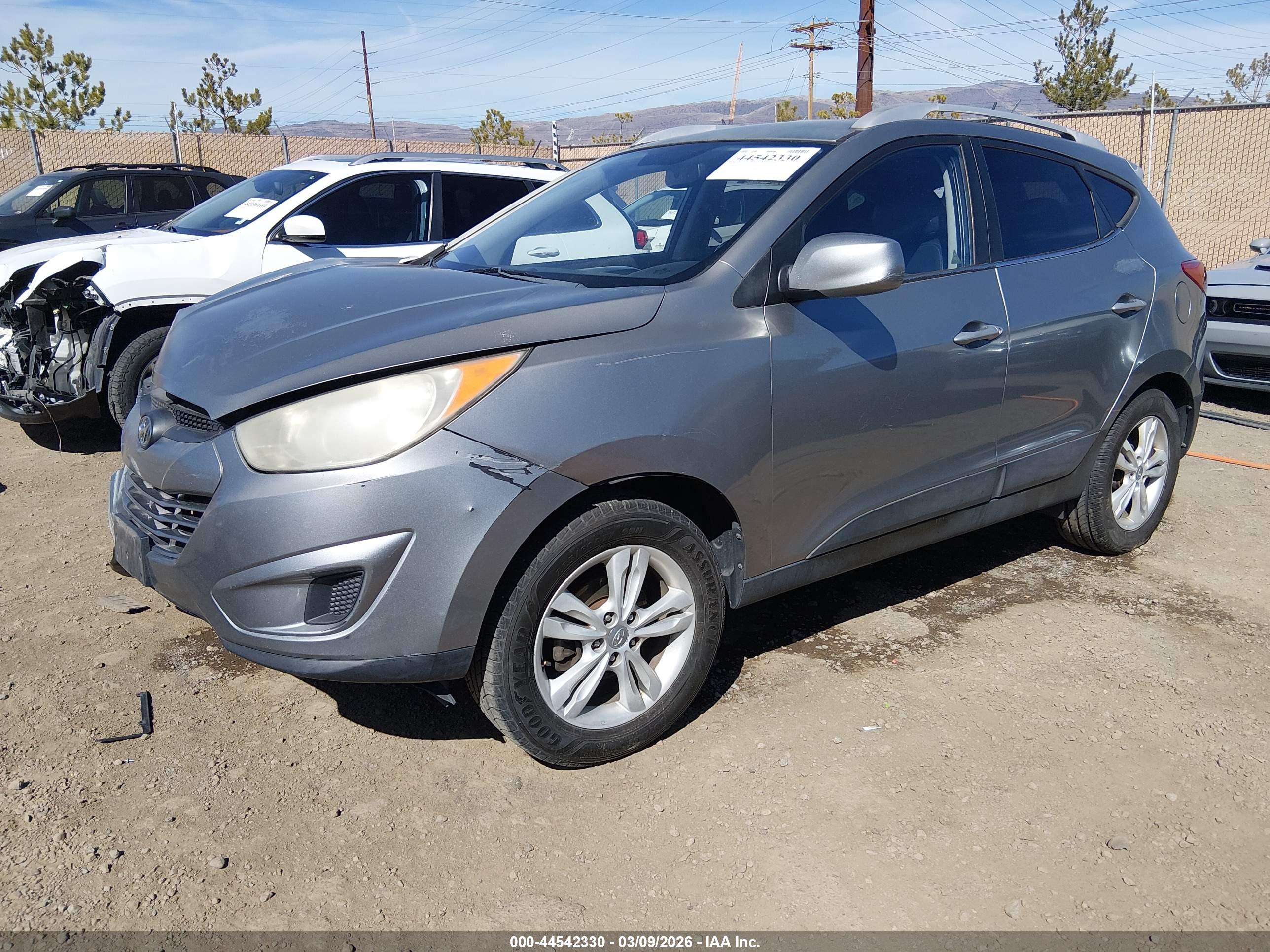 HYUNDAI TUCSON image 2