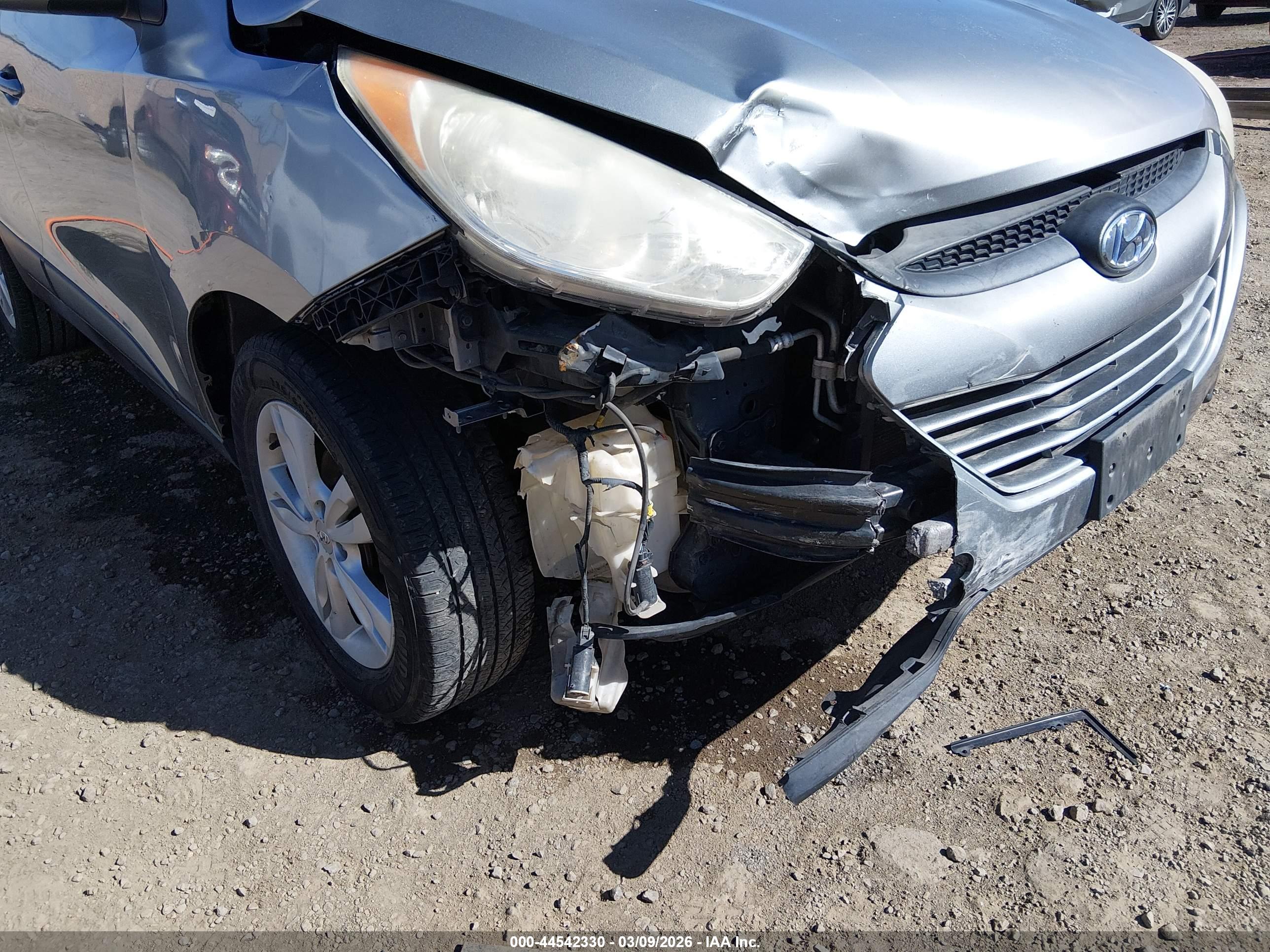 HYUNDAI TUCSON image 6