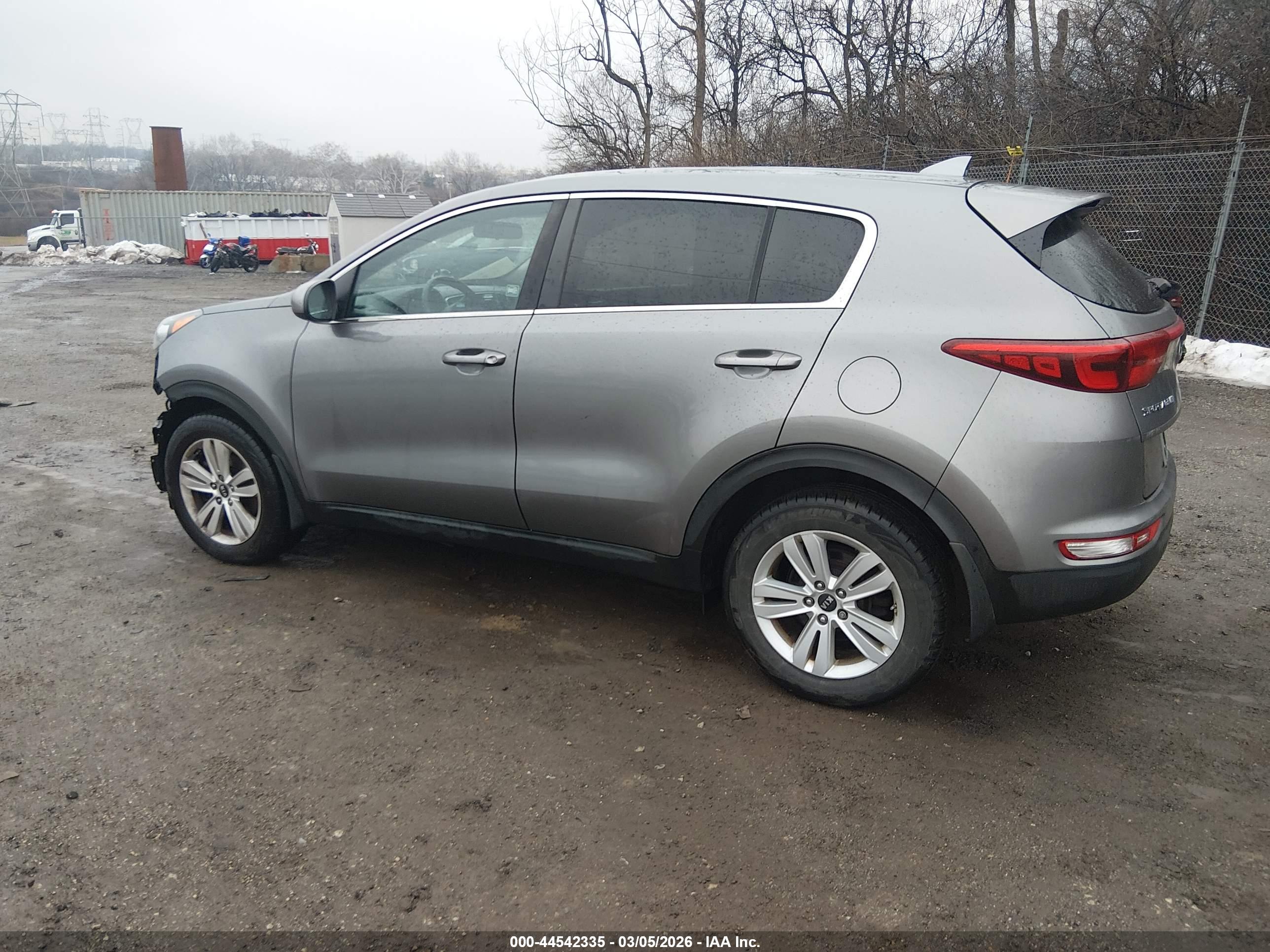 KIA SPORTAGE image 3