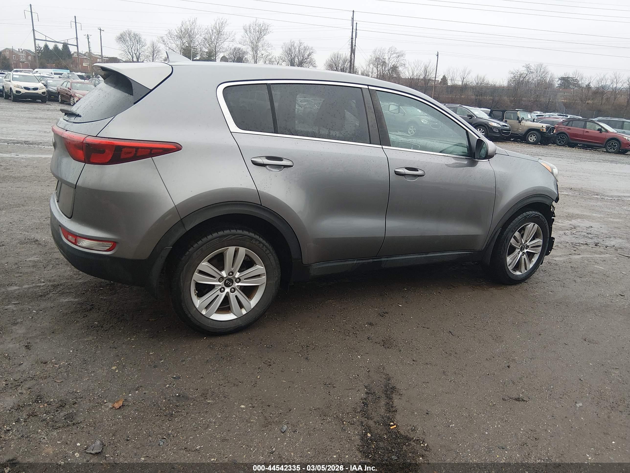 KIA SPORTAGE image 4