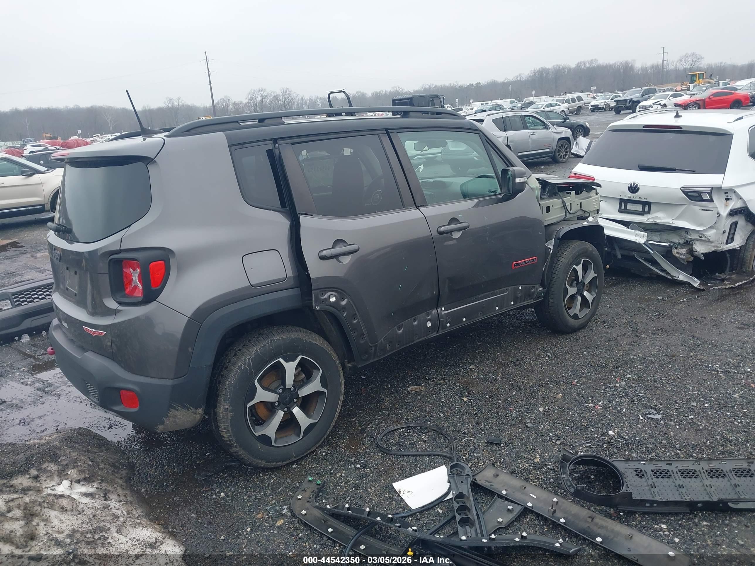 JEEP RENEGADE image 4