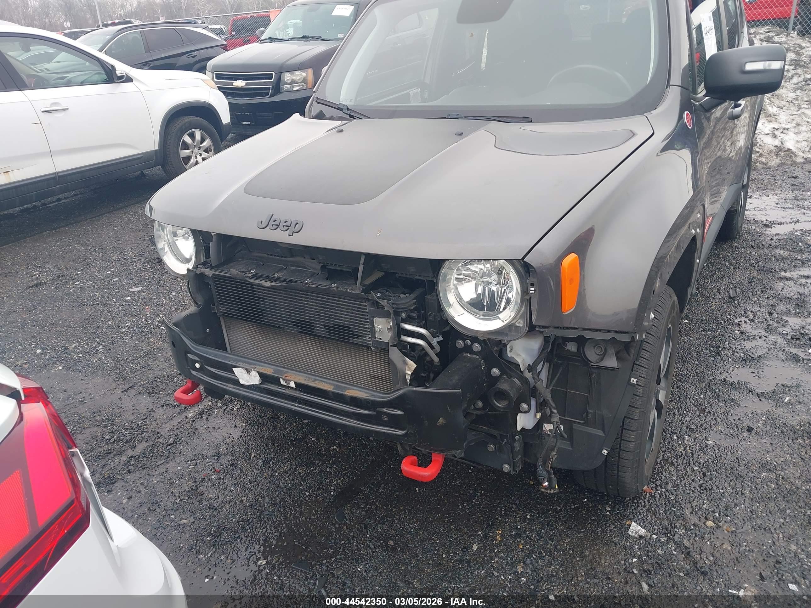 JEEP RENEGADE image 6