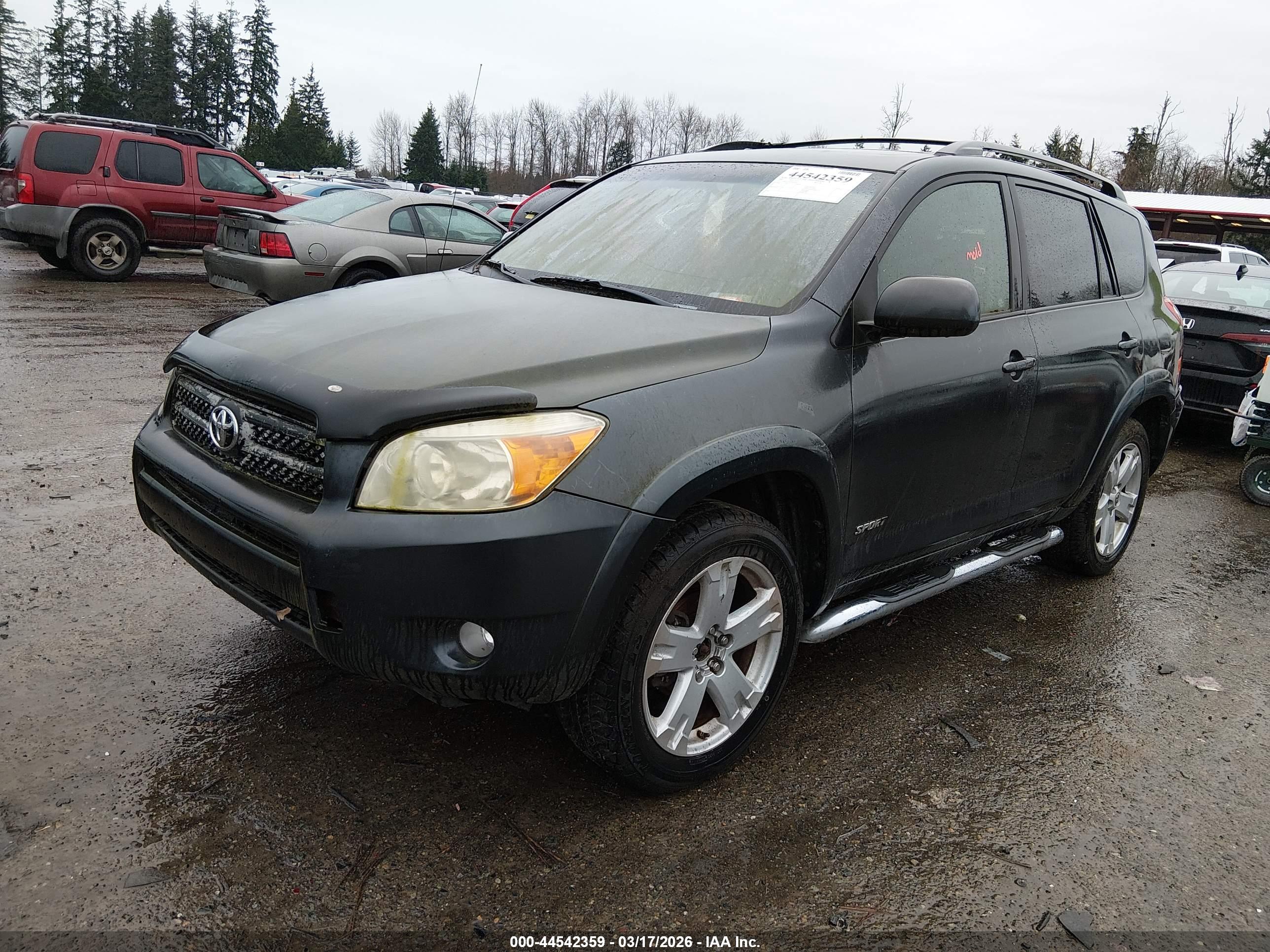 TOYOTA RAV4 image 2