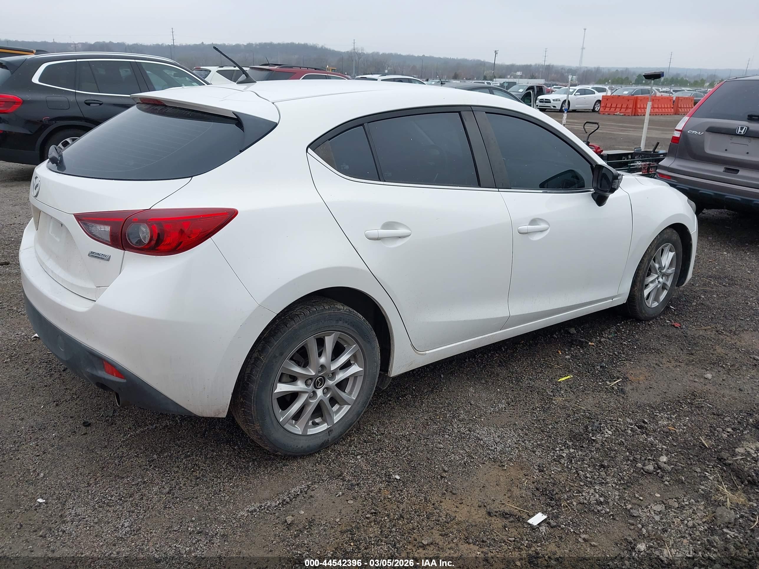 MAZDA MAZDA3 image 4