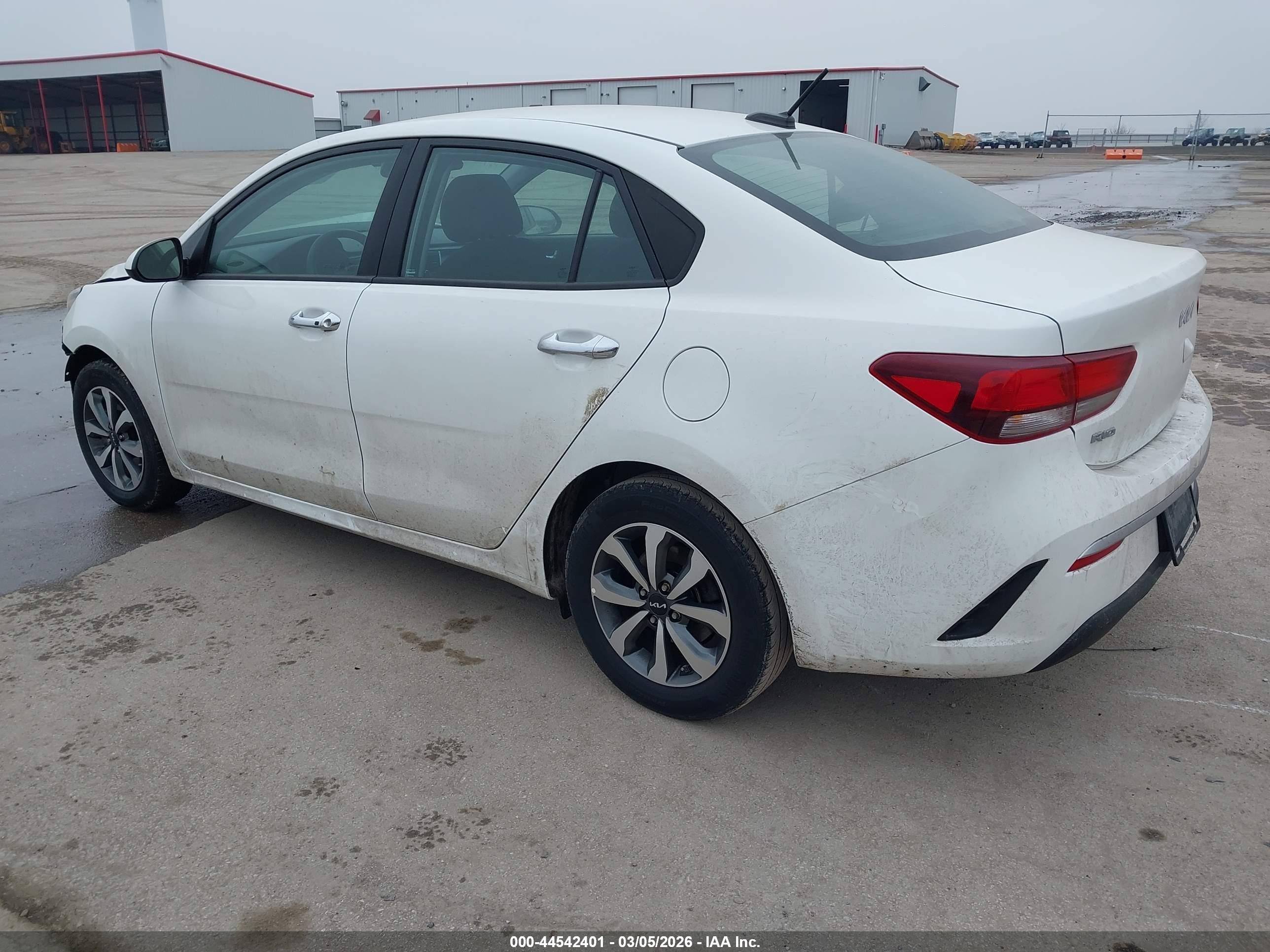KIA RIO image 3