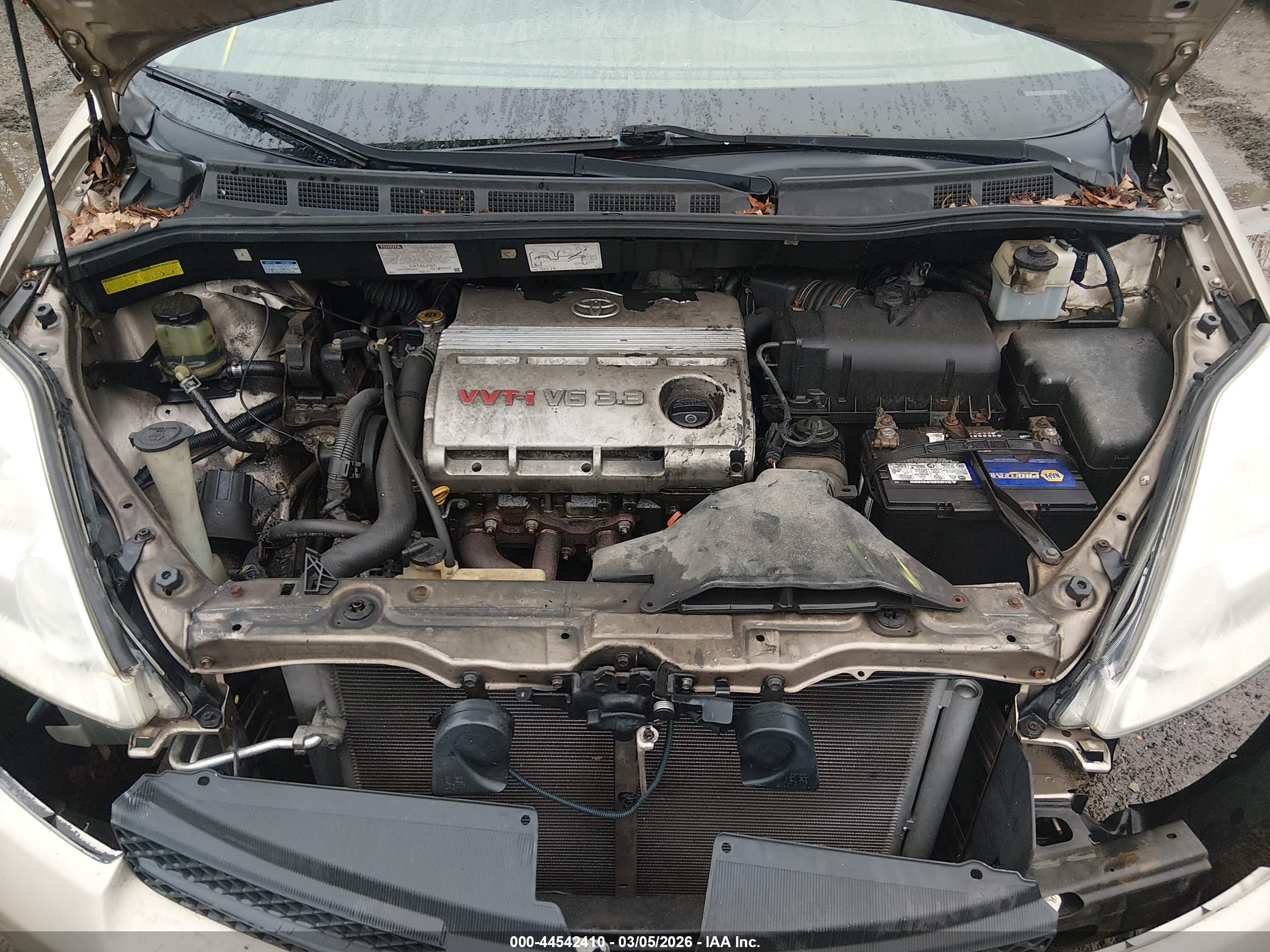 TOYOTA SIENNA image 10