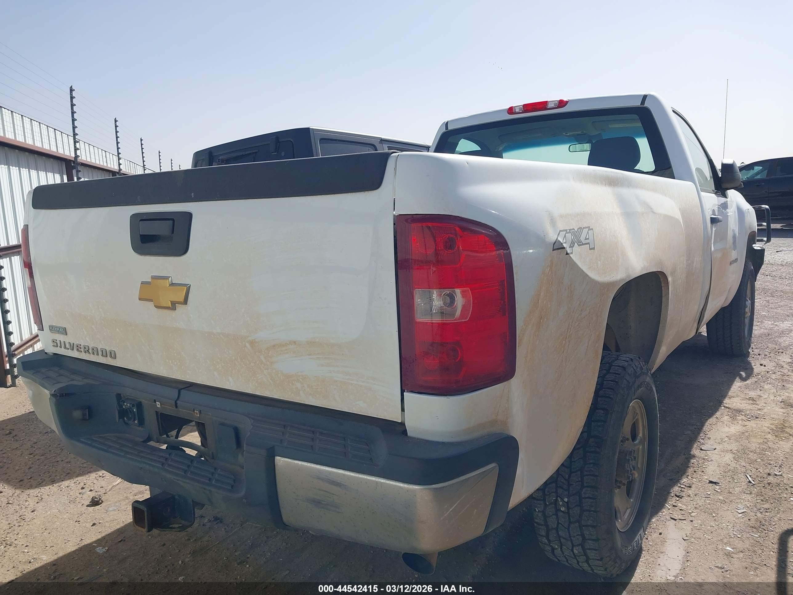 CHEVROLET SILVERADO image 4