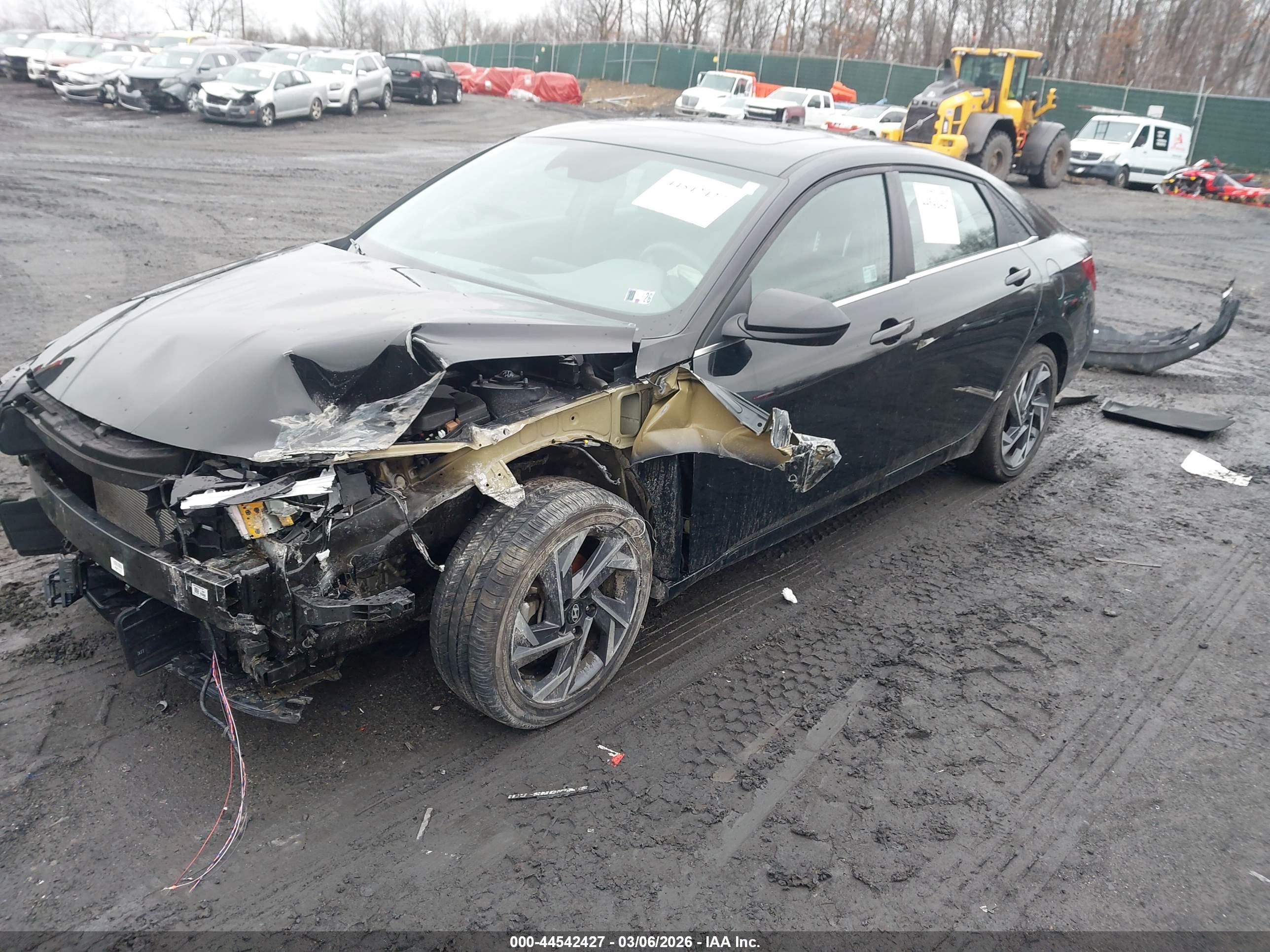 HYUNDAI ELANTRA image 2