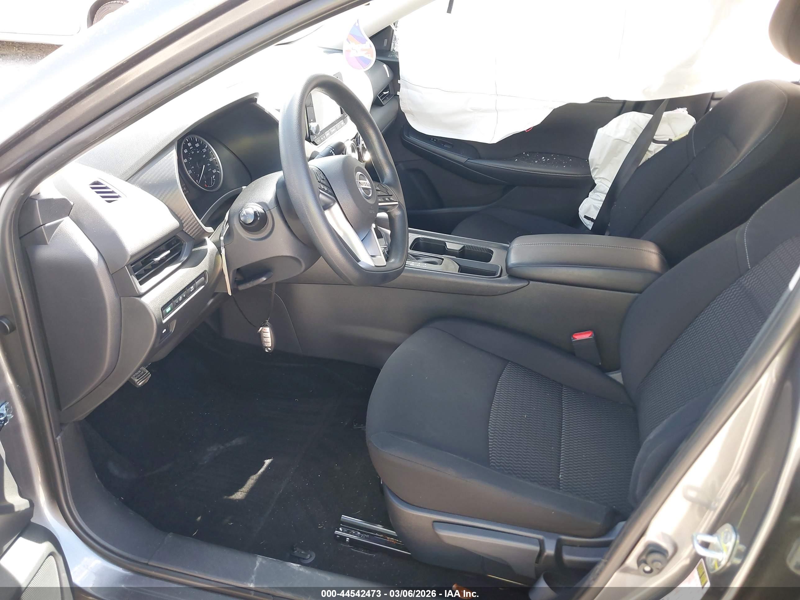 NISSAN SENTRA image 5