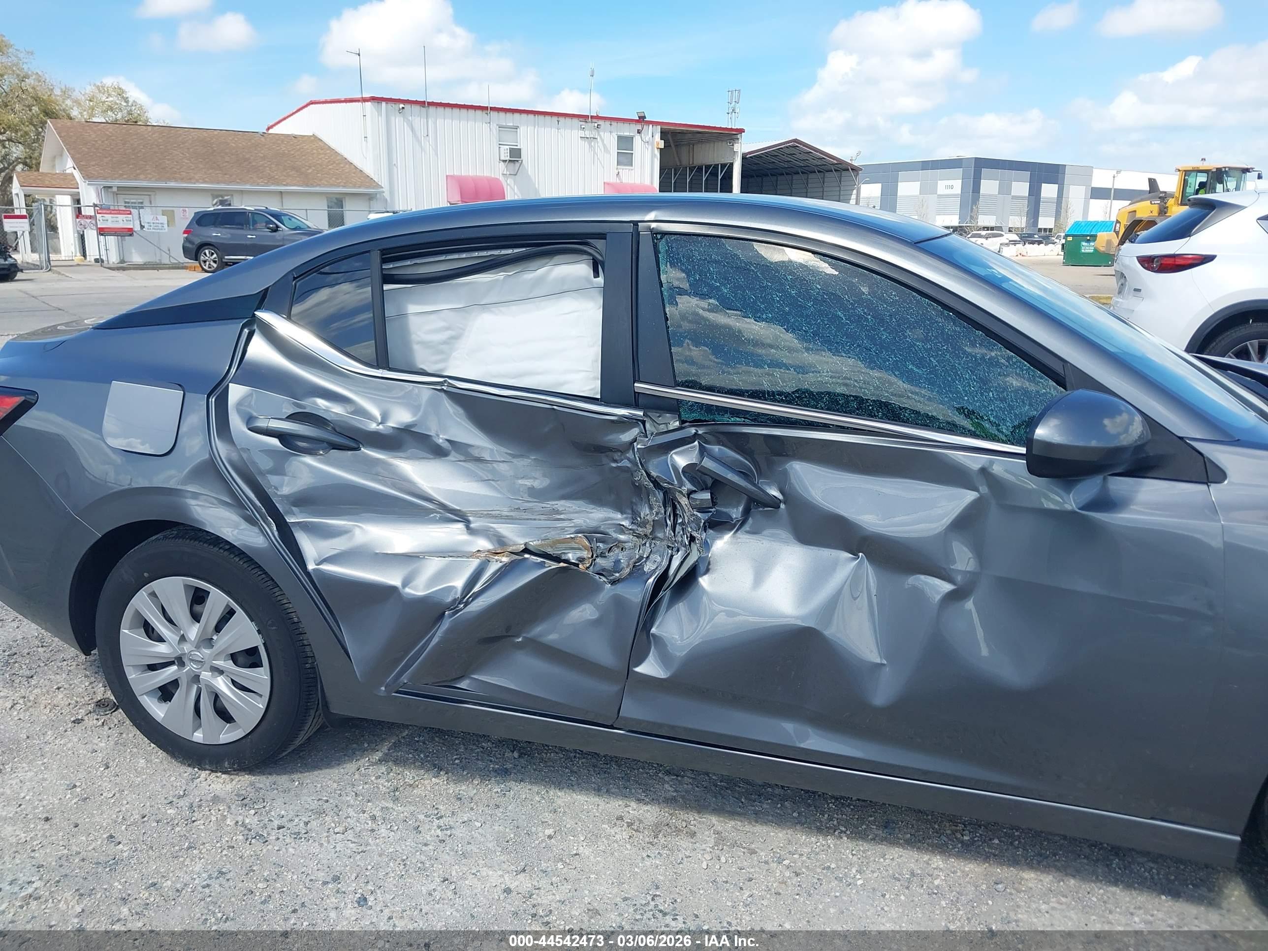 NISSAN SENTRA image 6