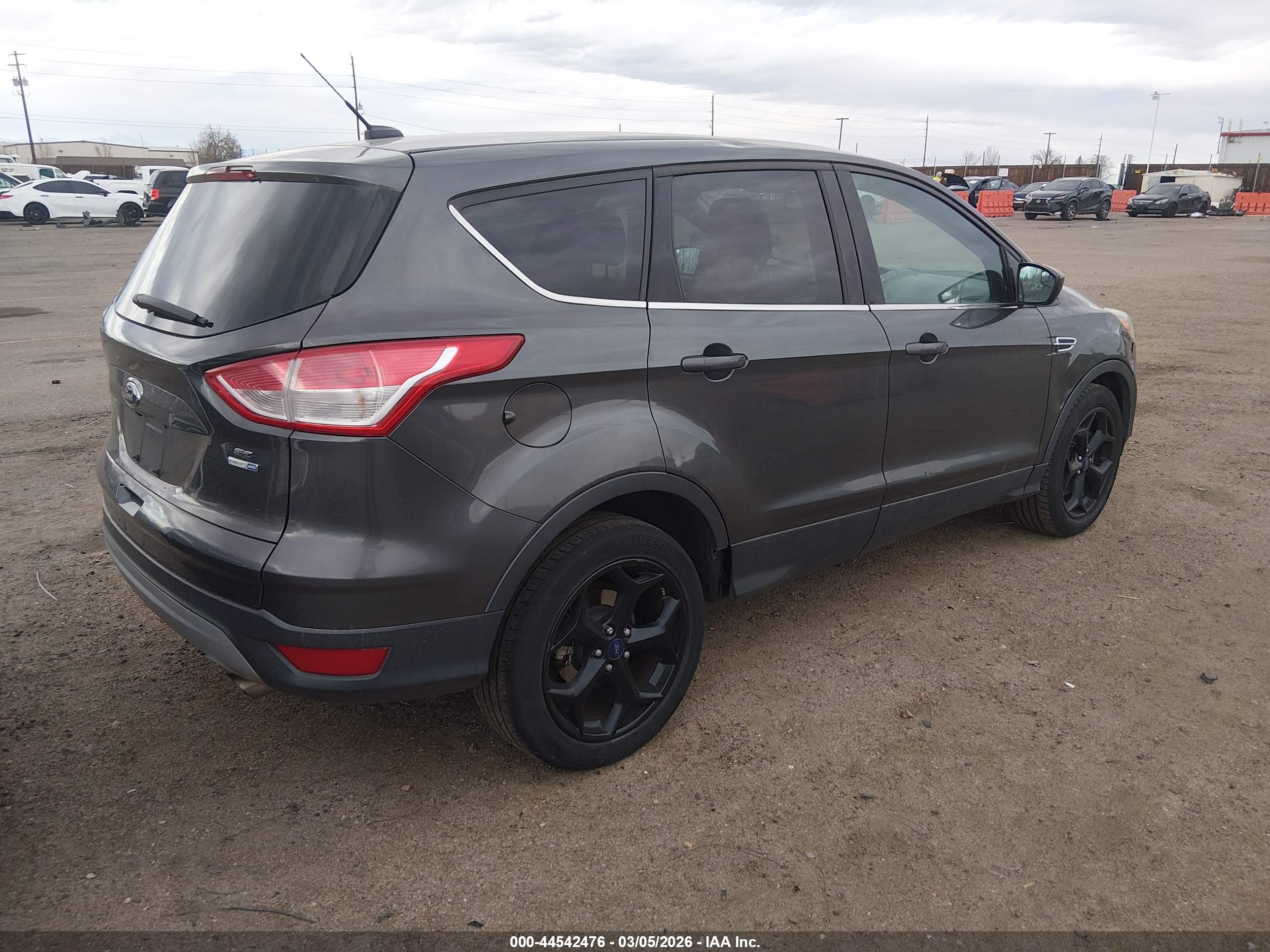 FORD ESCAPE image 4