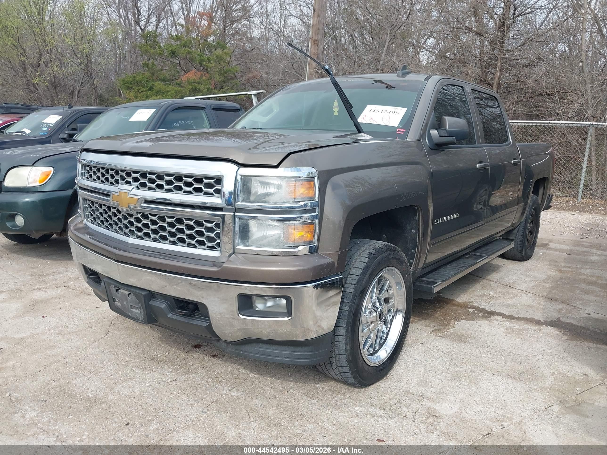CHEVROLET SILVERADO image 2