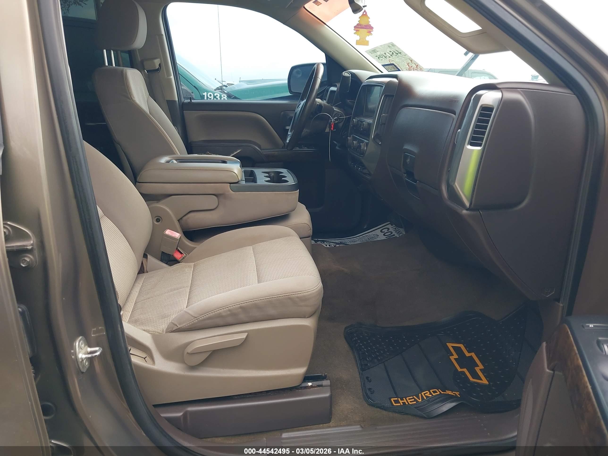 CHEVROLET SILVERADO image 5