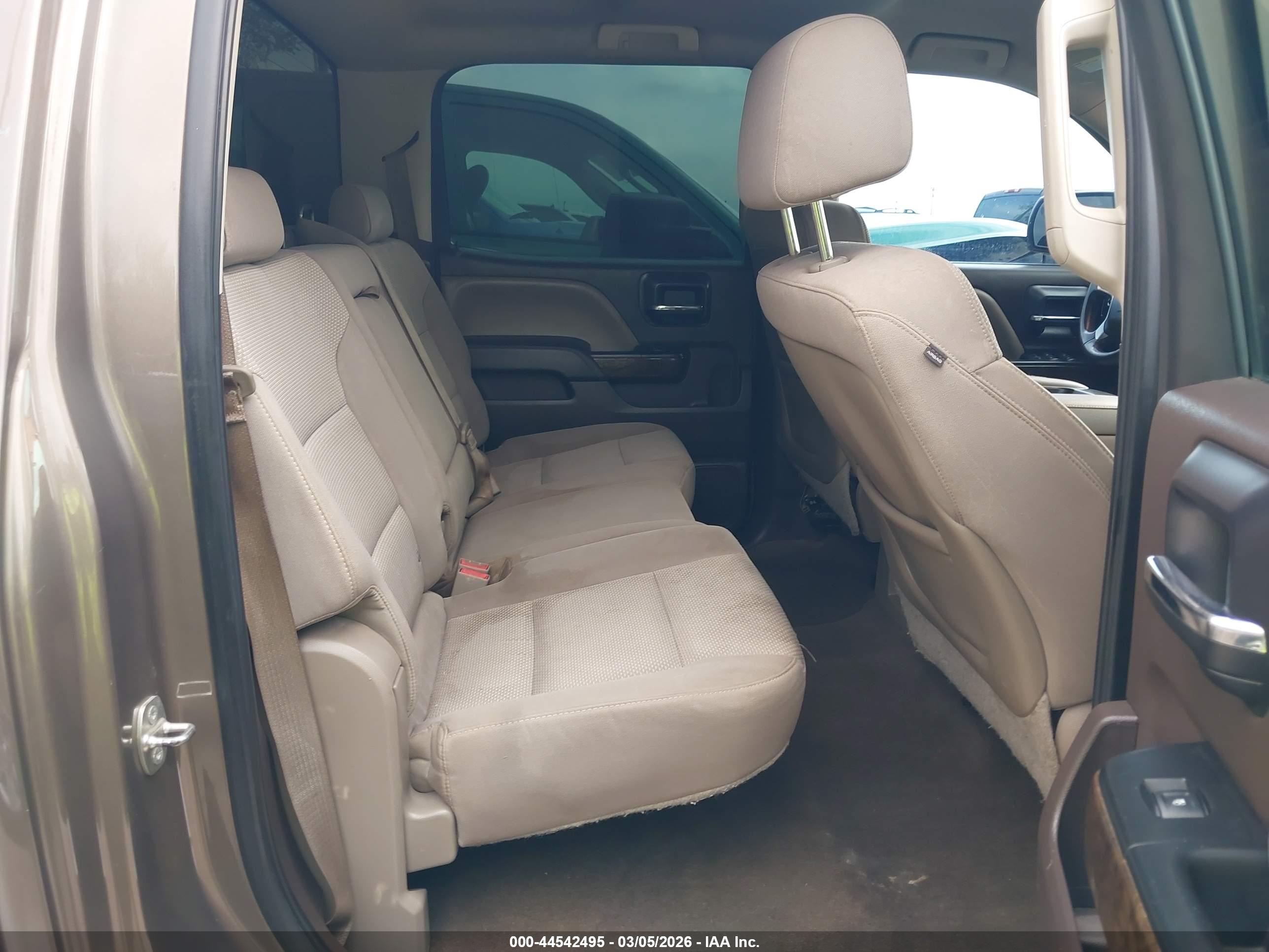 CHEVROLET SILVERADO image 8