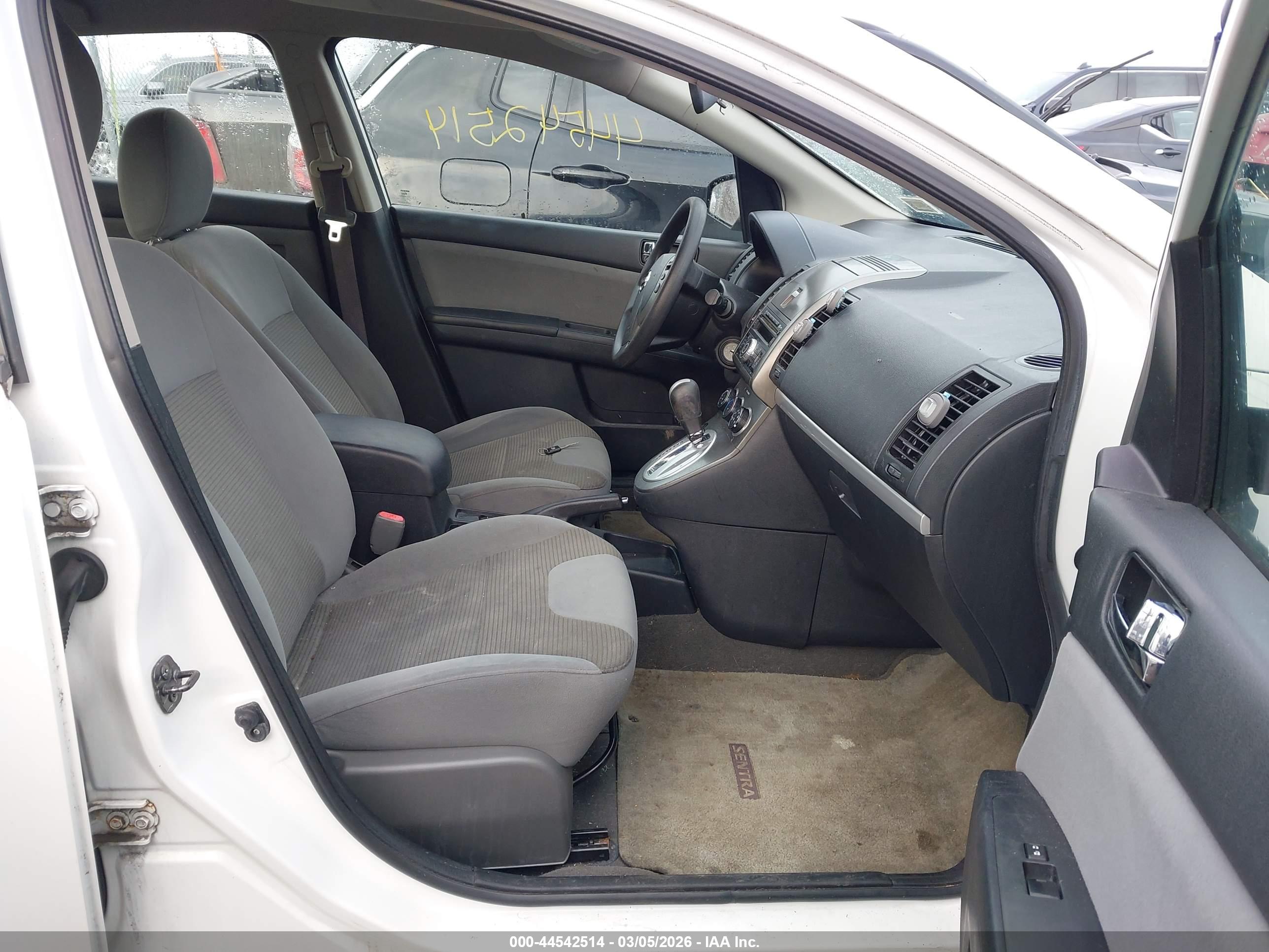NISSAN SENTRA image 5