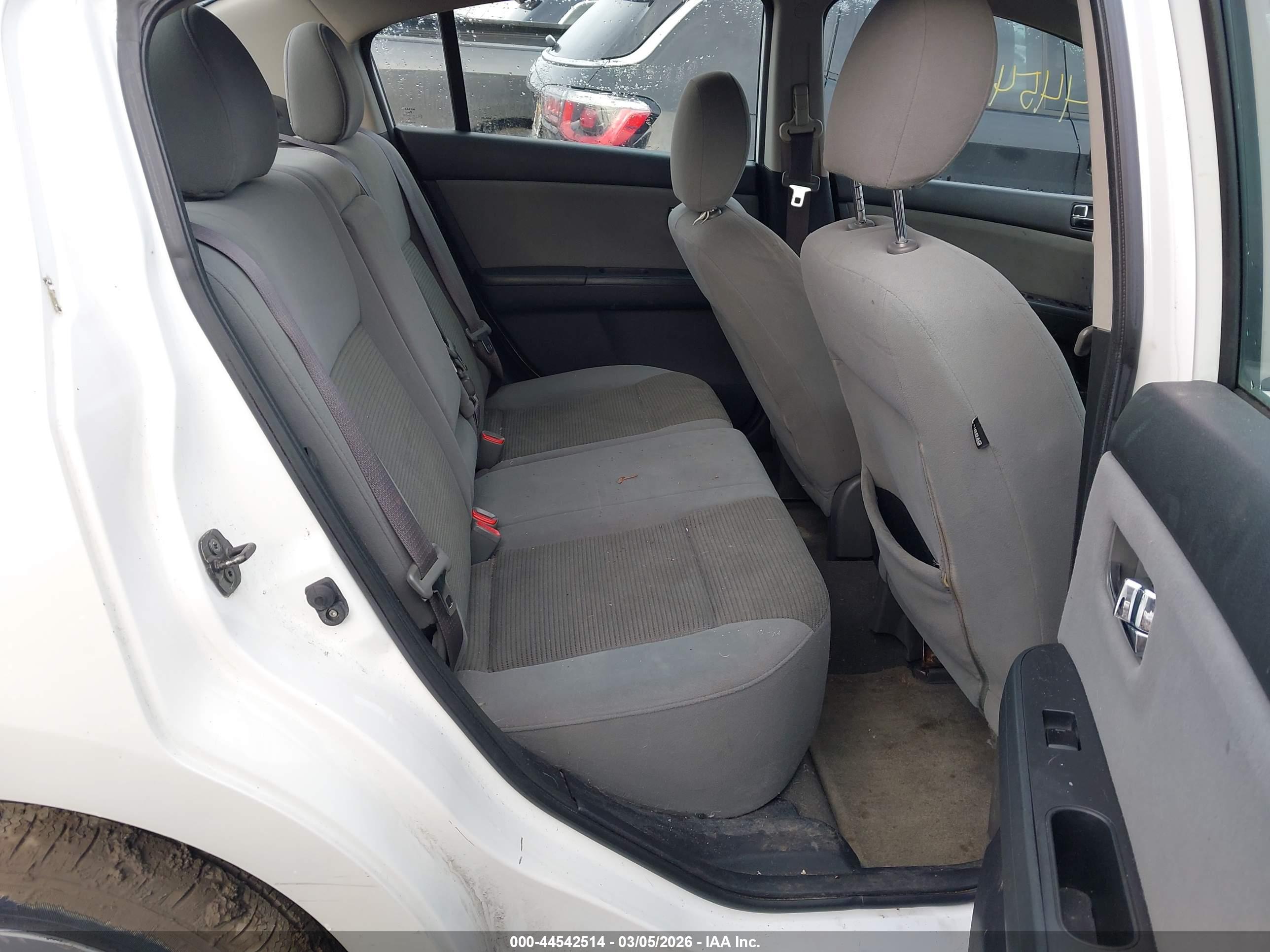 NISSAN SENTRA image 8