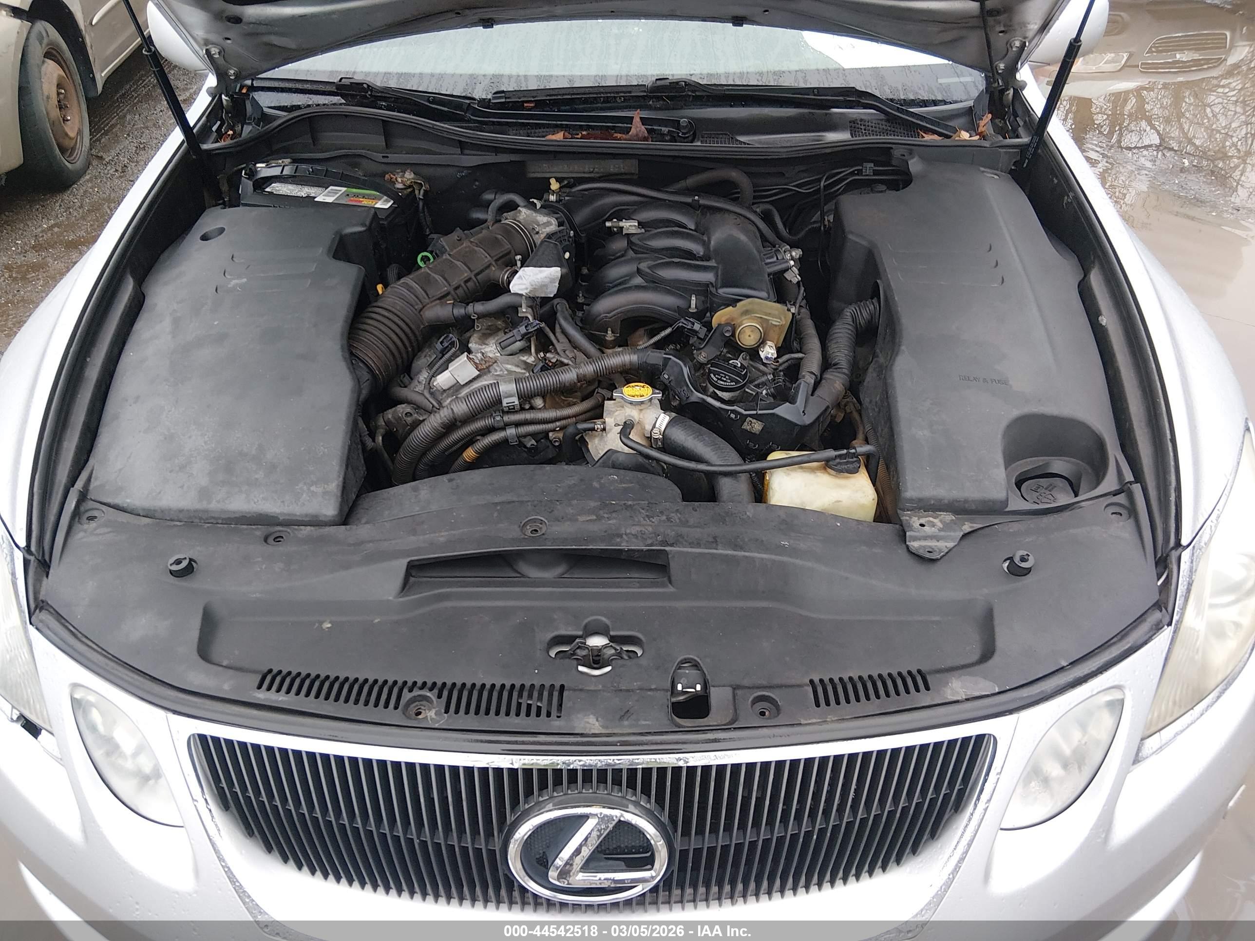 LEXUS GS image 10