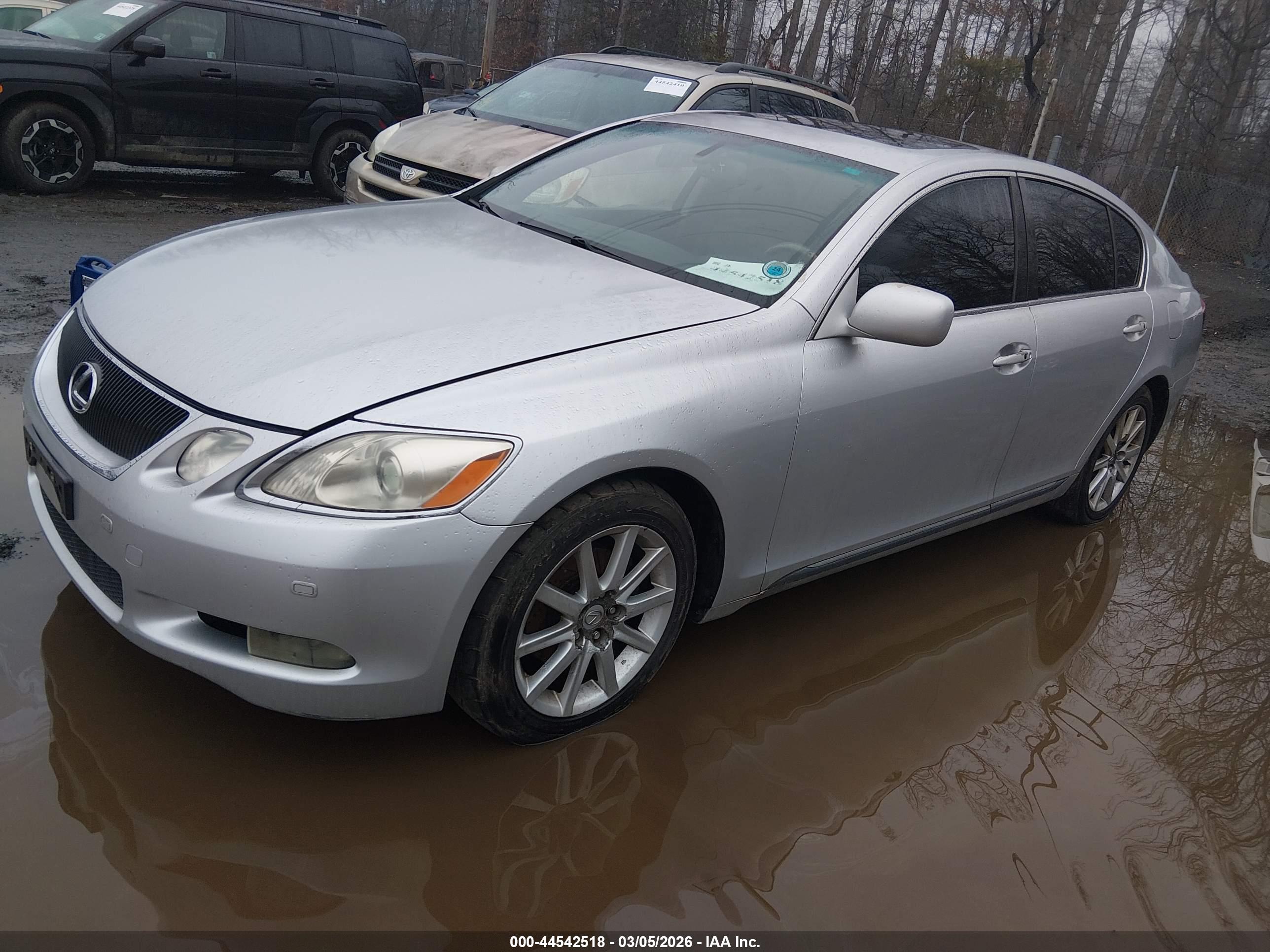 LEXUS GS image 2