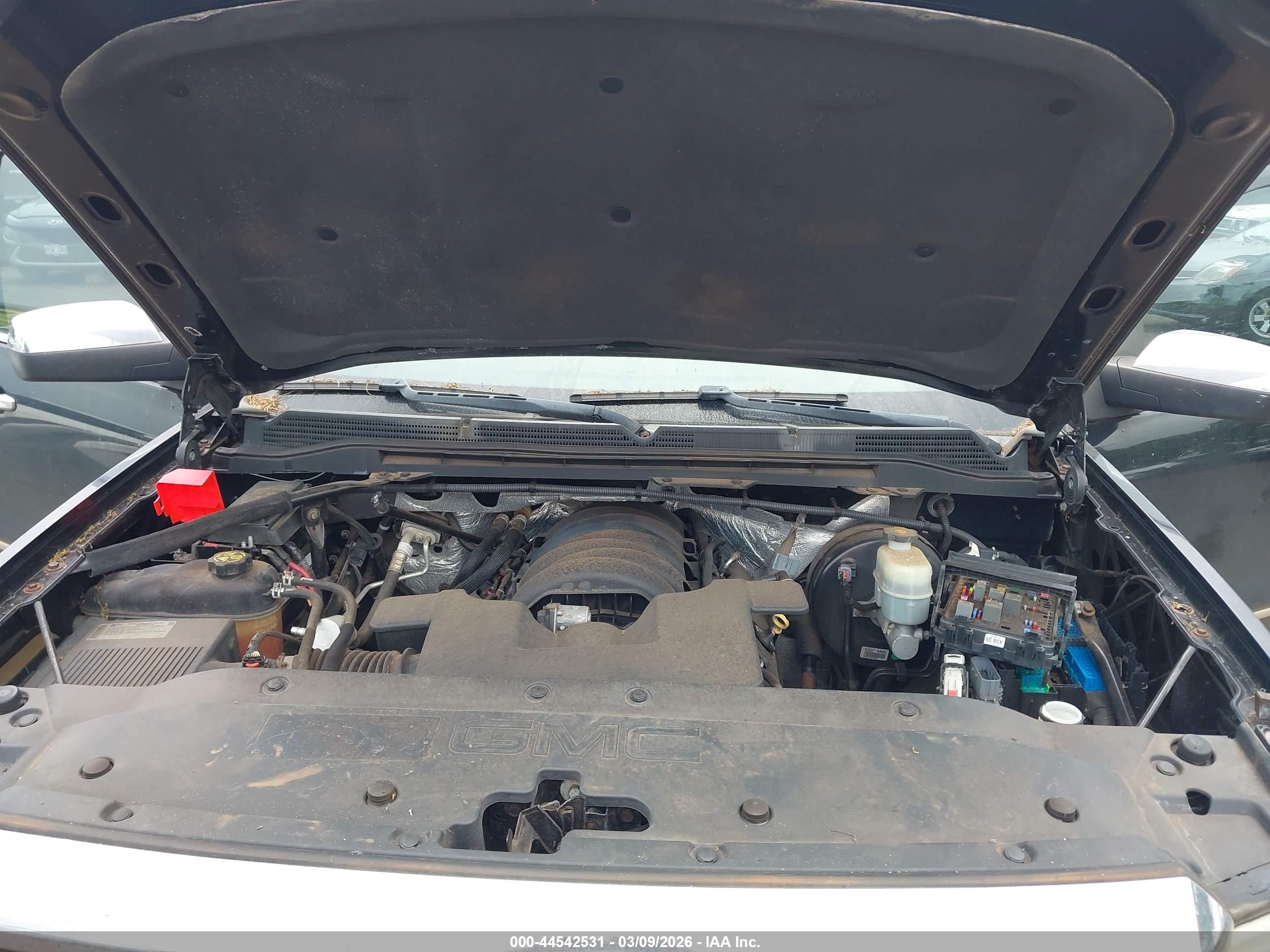 GMC SIERRA image 10