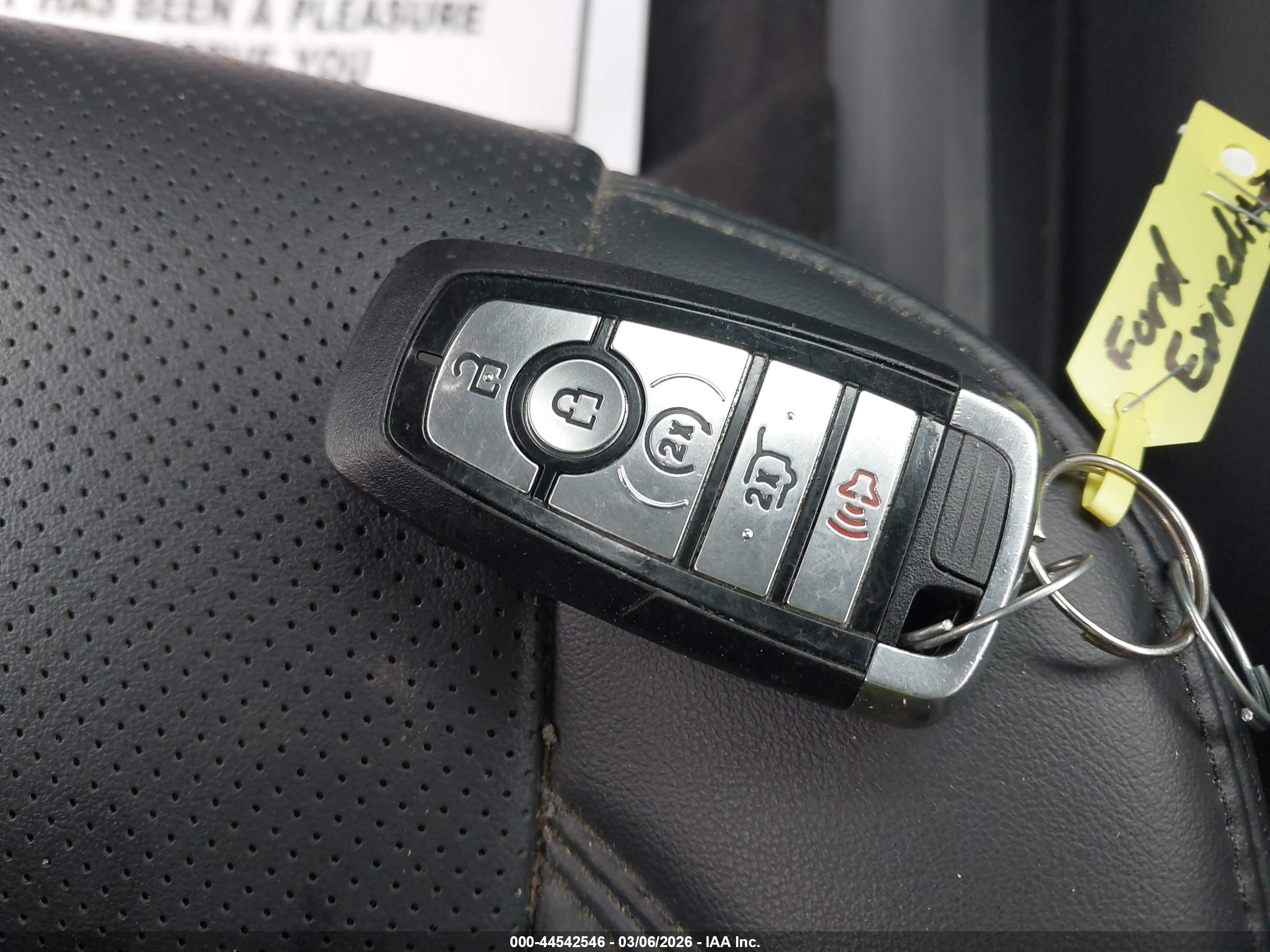 FORD EXPEDITION image 11
