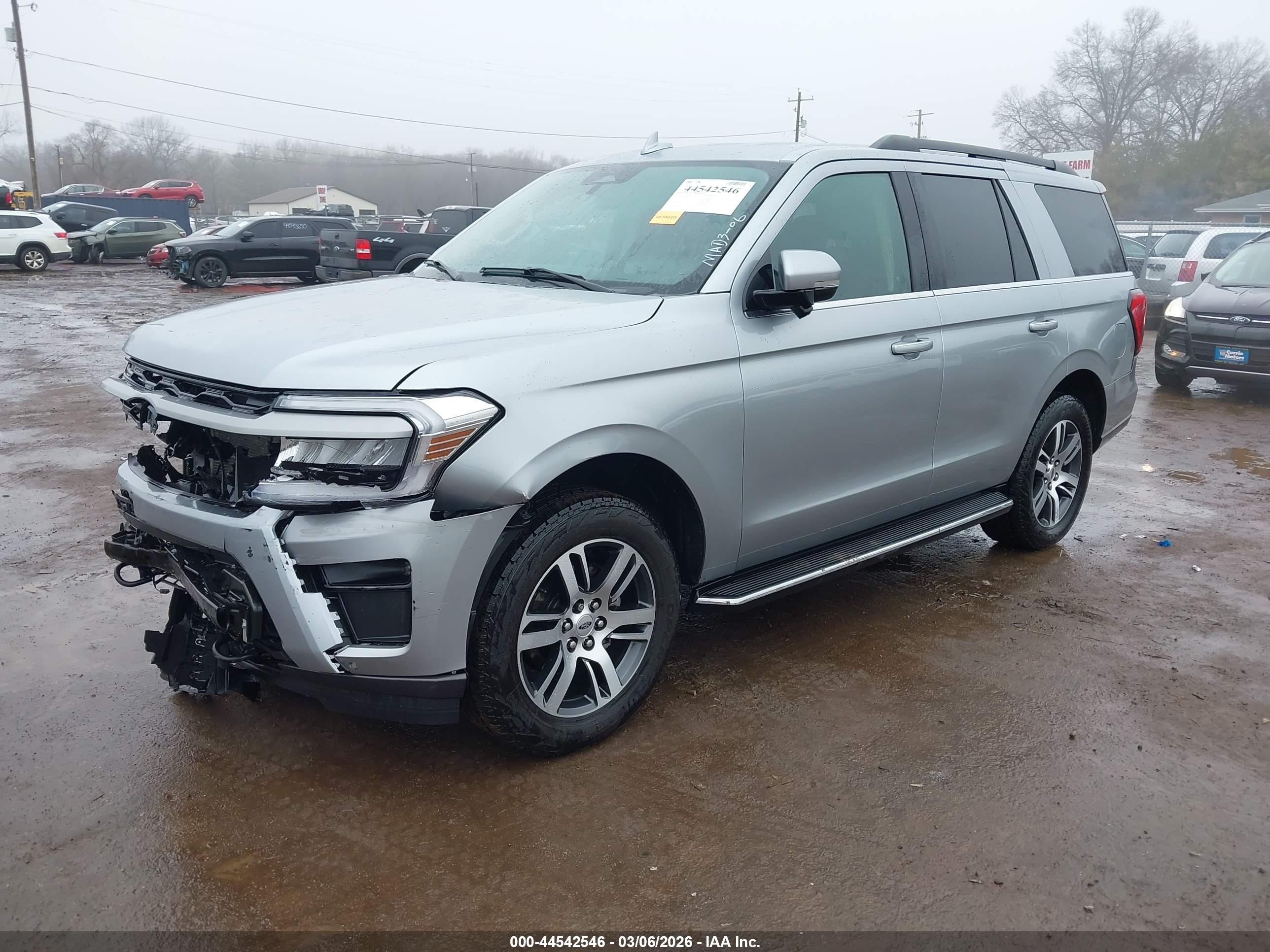 FORD EXPEDITION image 2