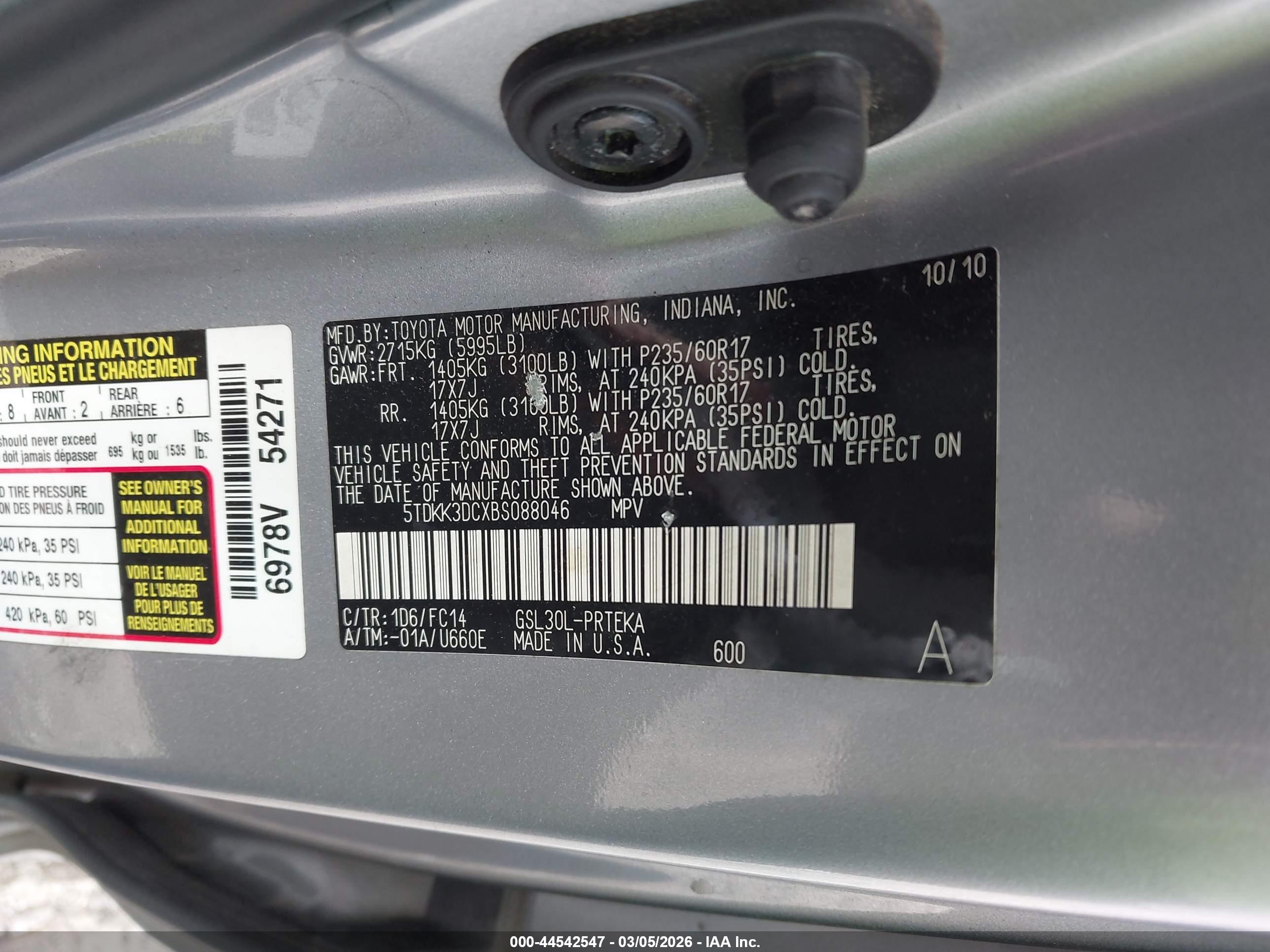 TOYOTA SIENNA image 9